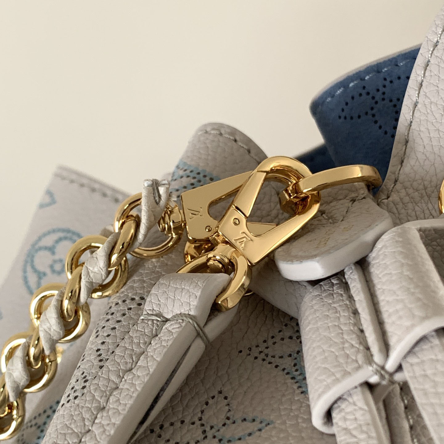 Louis Vuitton Bella Tote  M12127 - 
