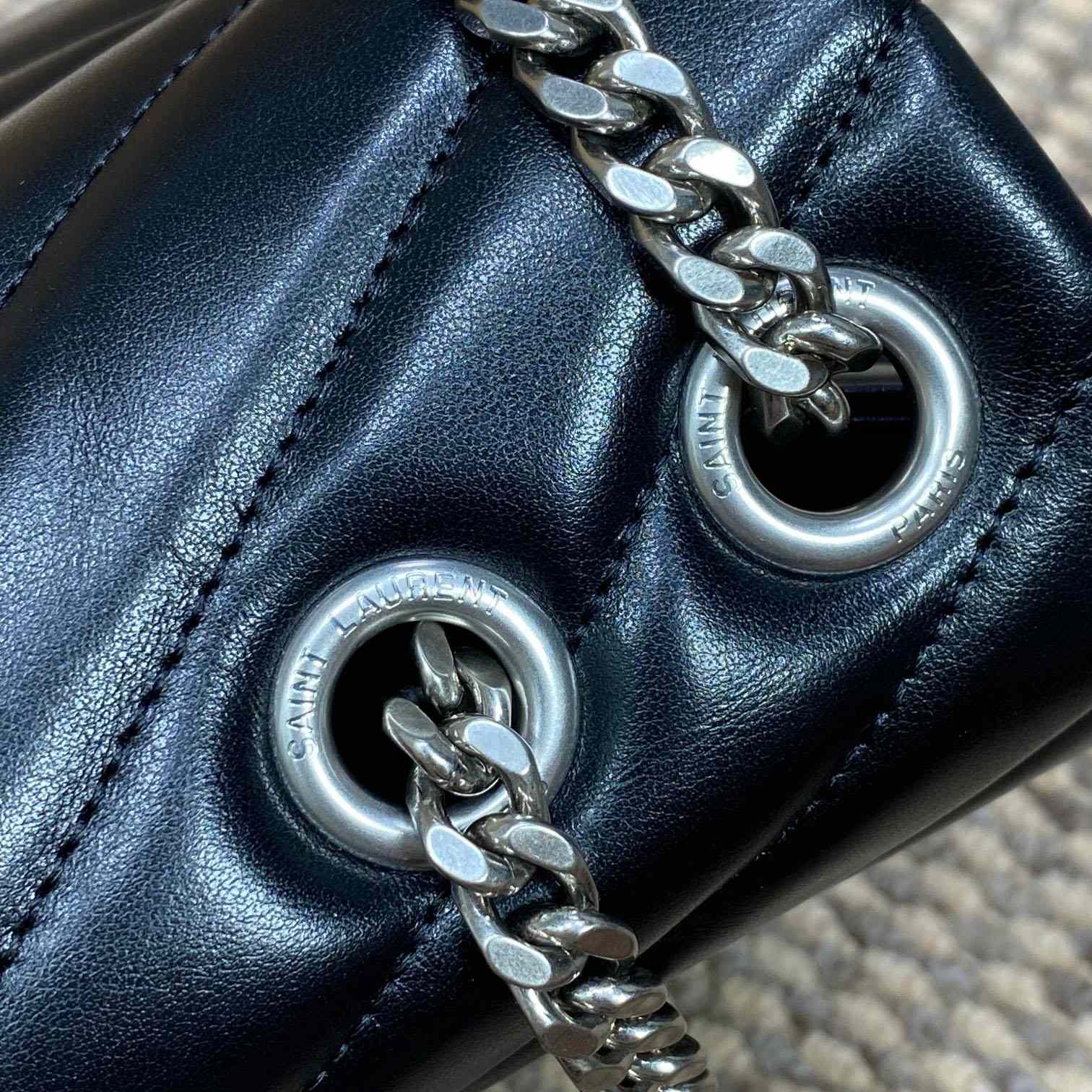Saint Laurent Loulou Shoulder Bag   32x22x11cm - 