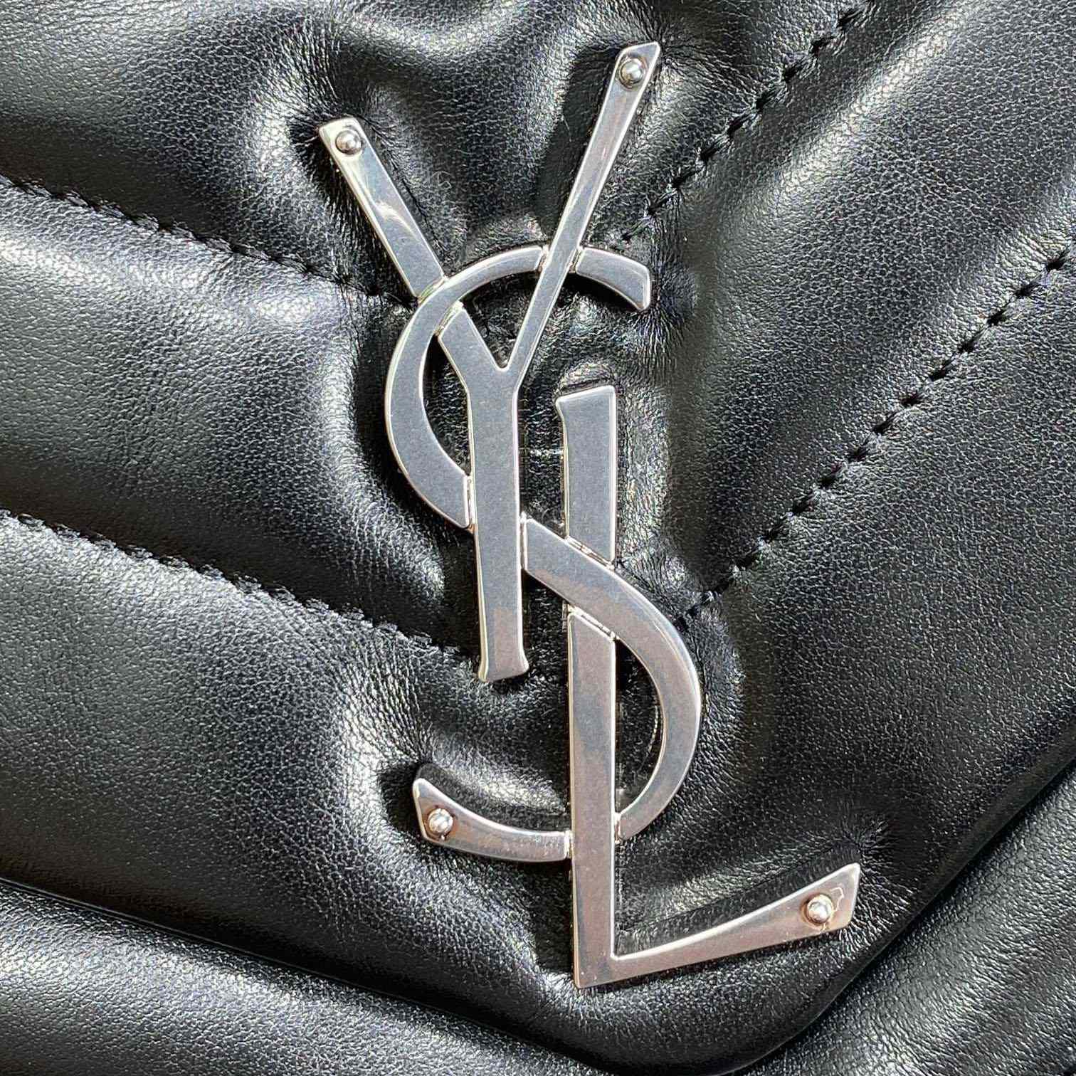 Saint Laurent Loulou Shoulder Bag   32x22x11cm - 