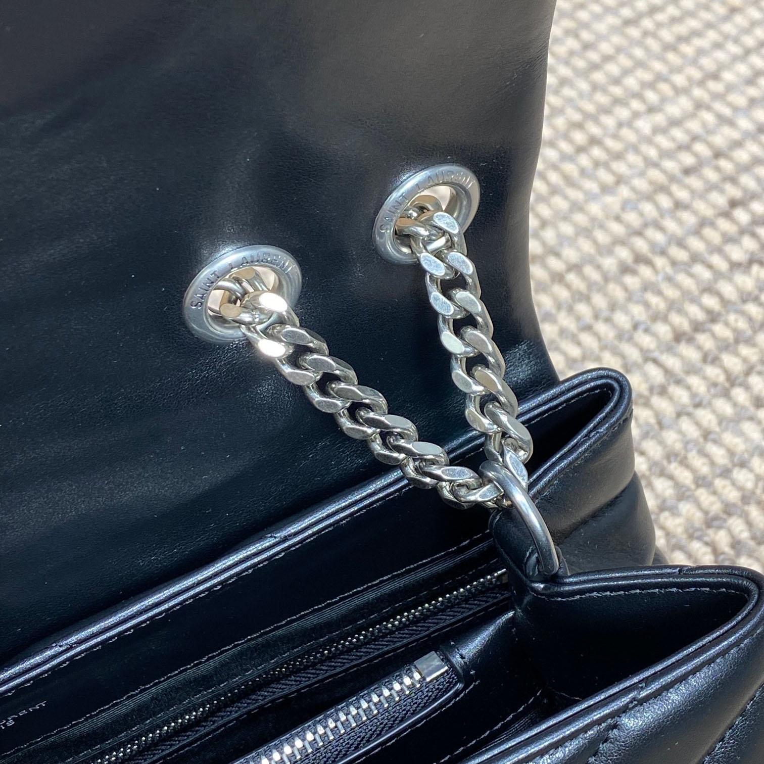Saint Laurent Loulou Shoulder Bag   32x22x11cm - 