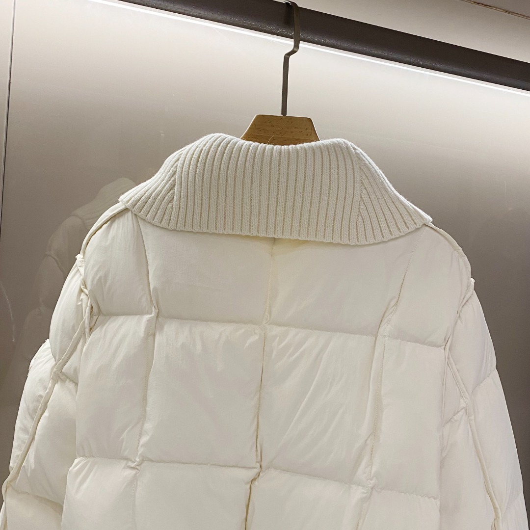 Moncler Jadeite Short Down Jacket - 