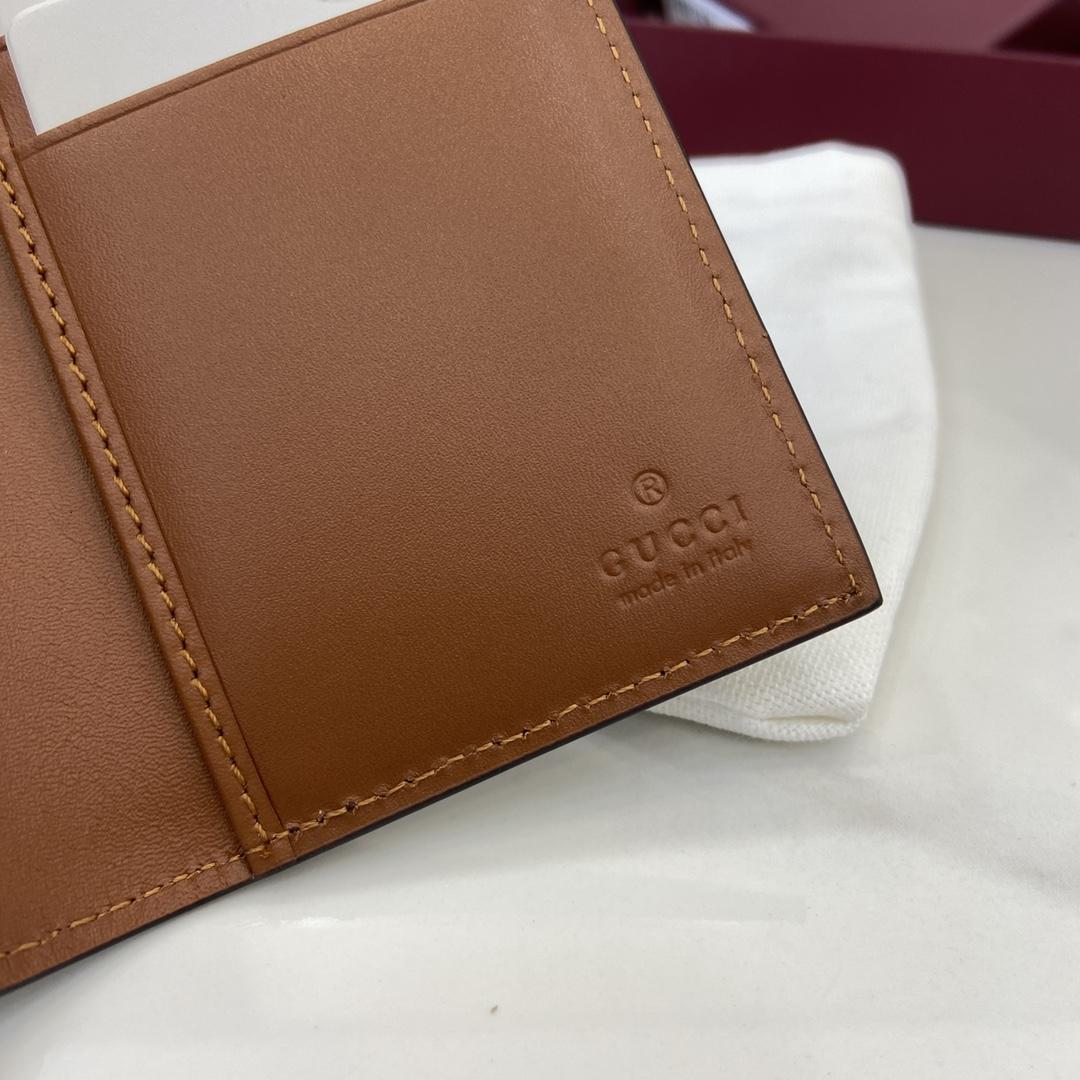 Gucci GG Emblem Bi-fold Card Case  - 