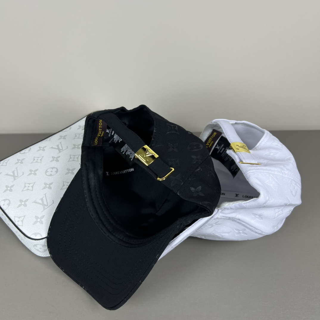 Louis Vuitton Monogram Cap - 