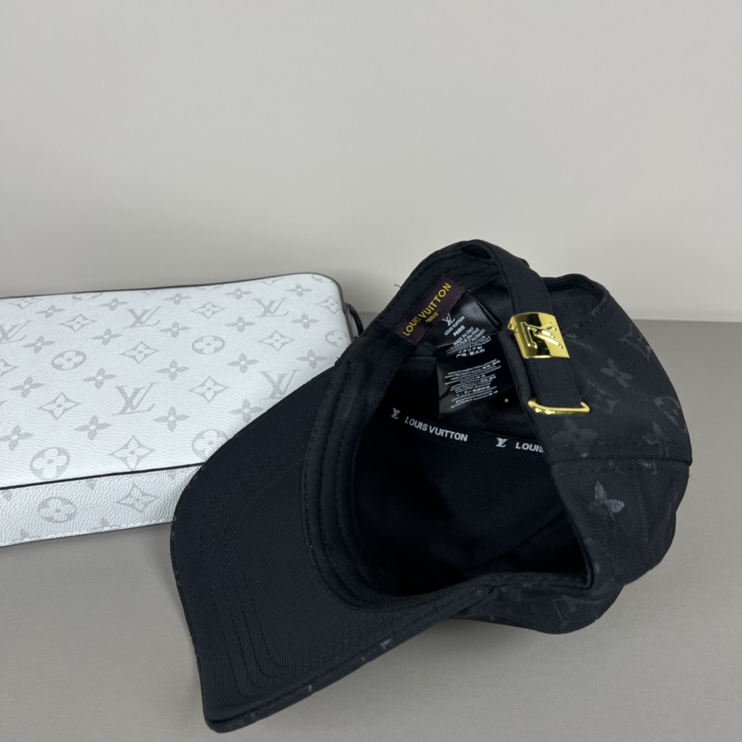 Louis Vuitton Monogram Cap - 