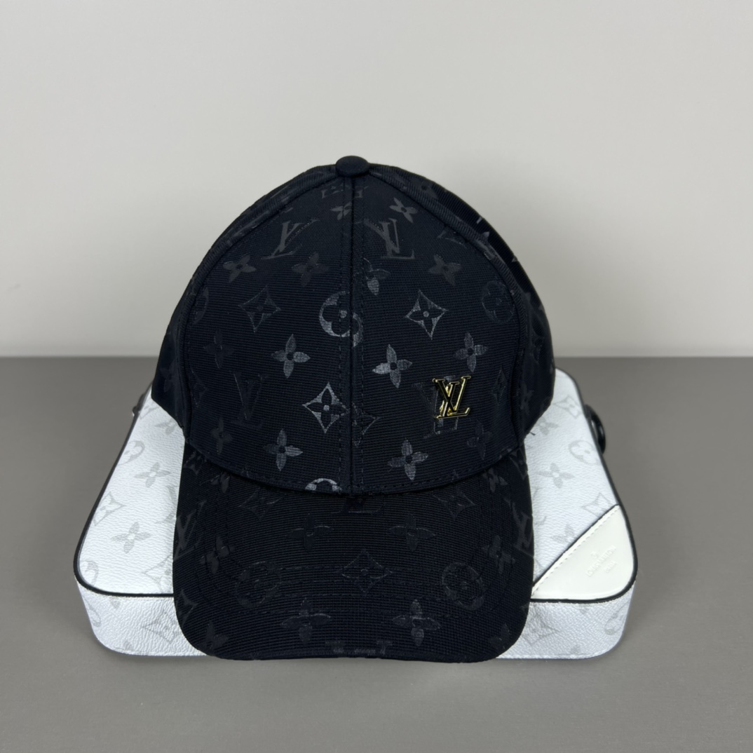 Louis Vuitton Monogram Cap - 