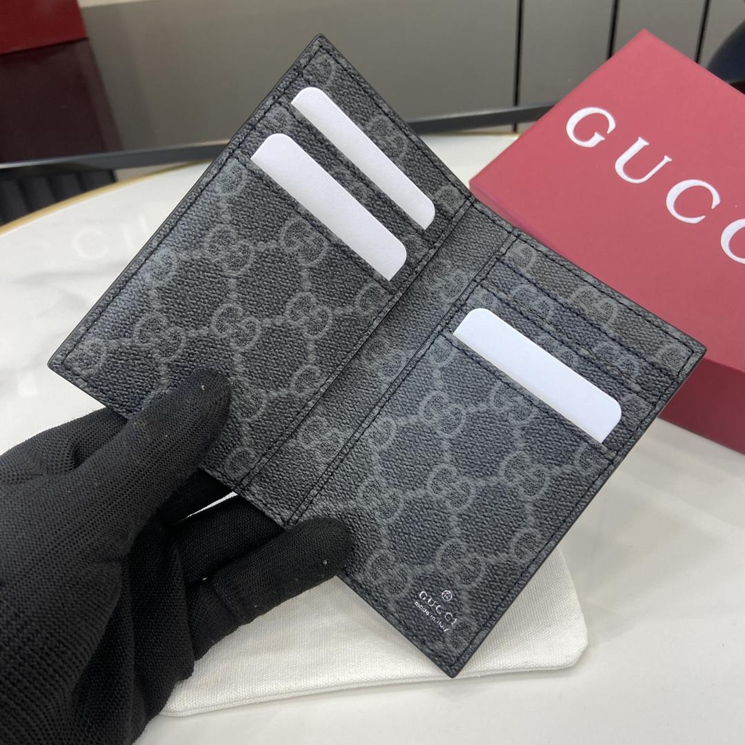 Gucci GG Emblem Bi-fold Embossed Card Case - 
