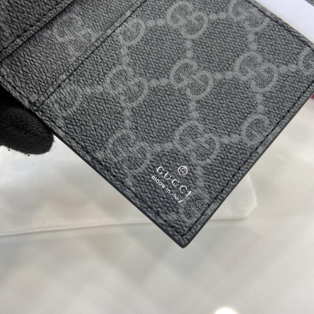 Gucci GG Emblem Bi-fold Embossed Card Case - 