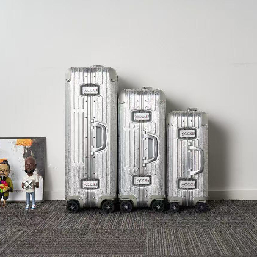Rimowa x Dior Luggage  - 