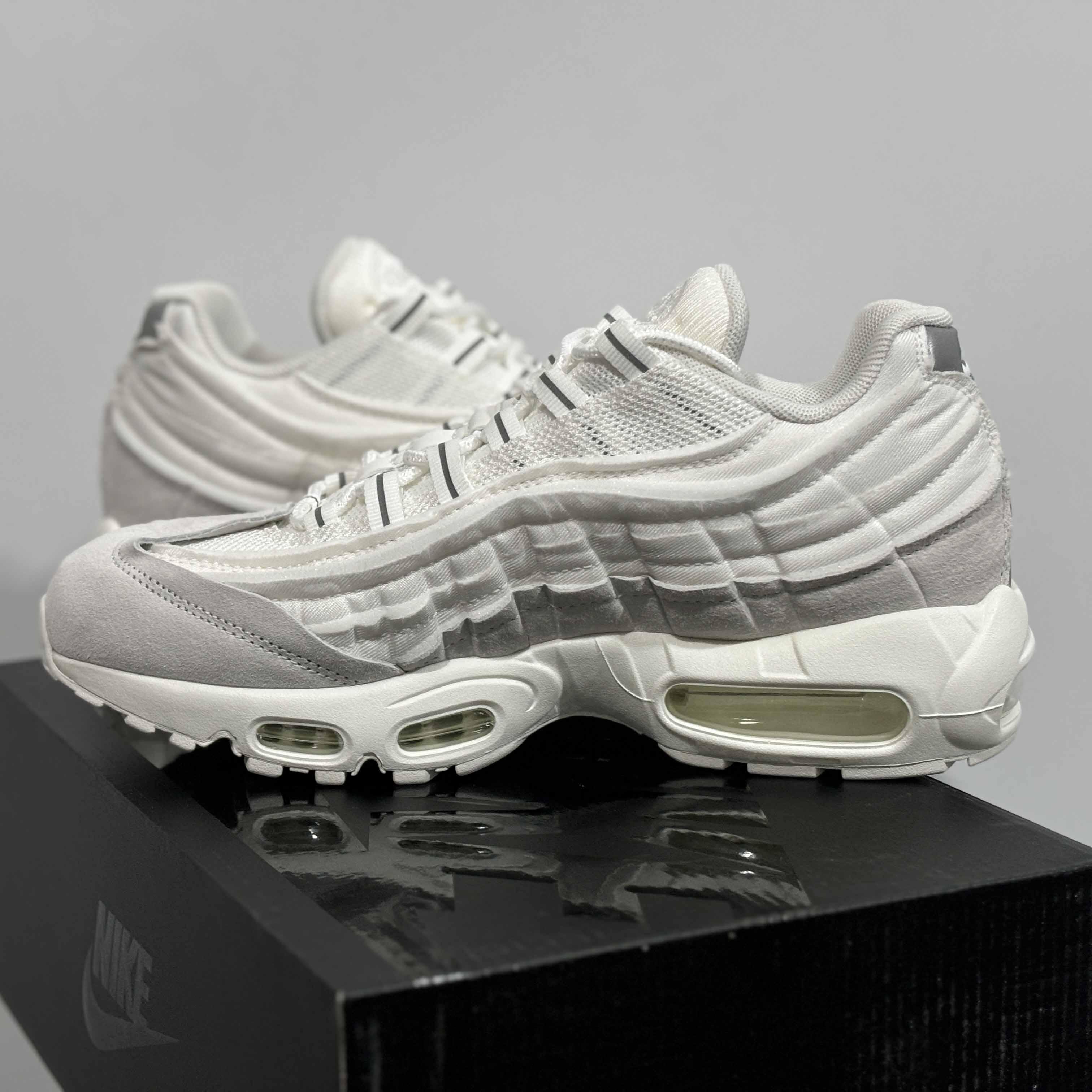 CDG X Nike Air Max 95 OG Sneaker    CU8406-100 - 