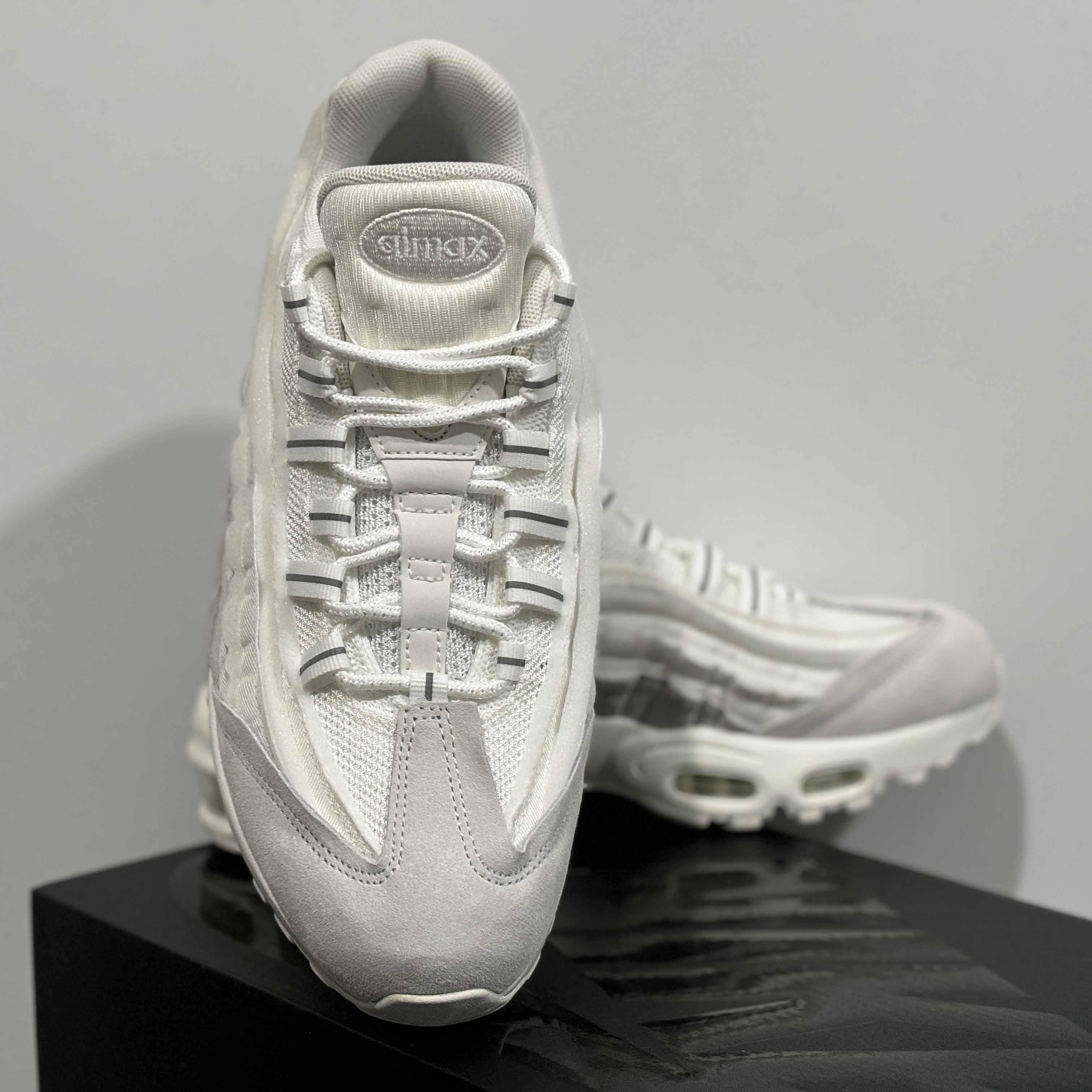 CDG X Nike Air Max 95 OG Sneaker    CU8406-100 - 