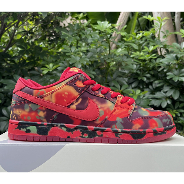 The Wizard of Oz x Nike SB Dunk Low“RubySlipper” Sneaker    FZ1291-600  - 