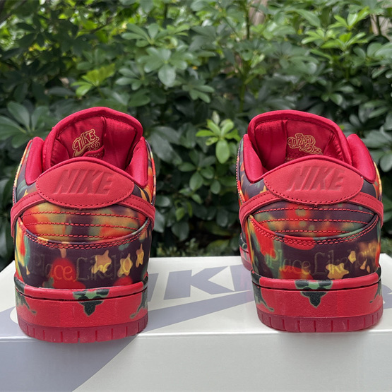 The Wizard of Oz x Nike SB Dunk Low“RubySlipper” Sneaker    FZ1291-600  - 