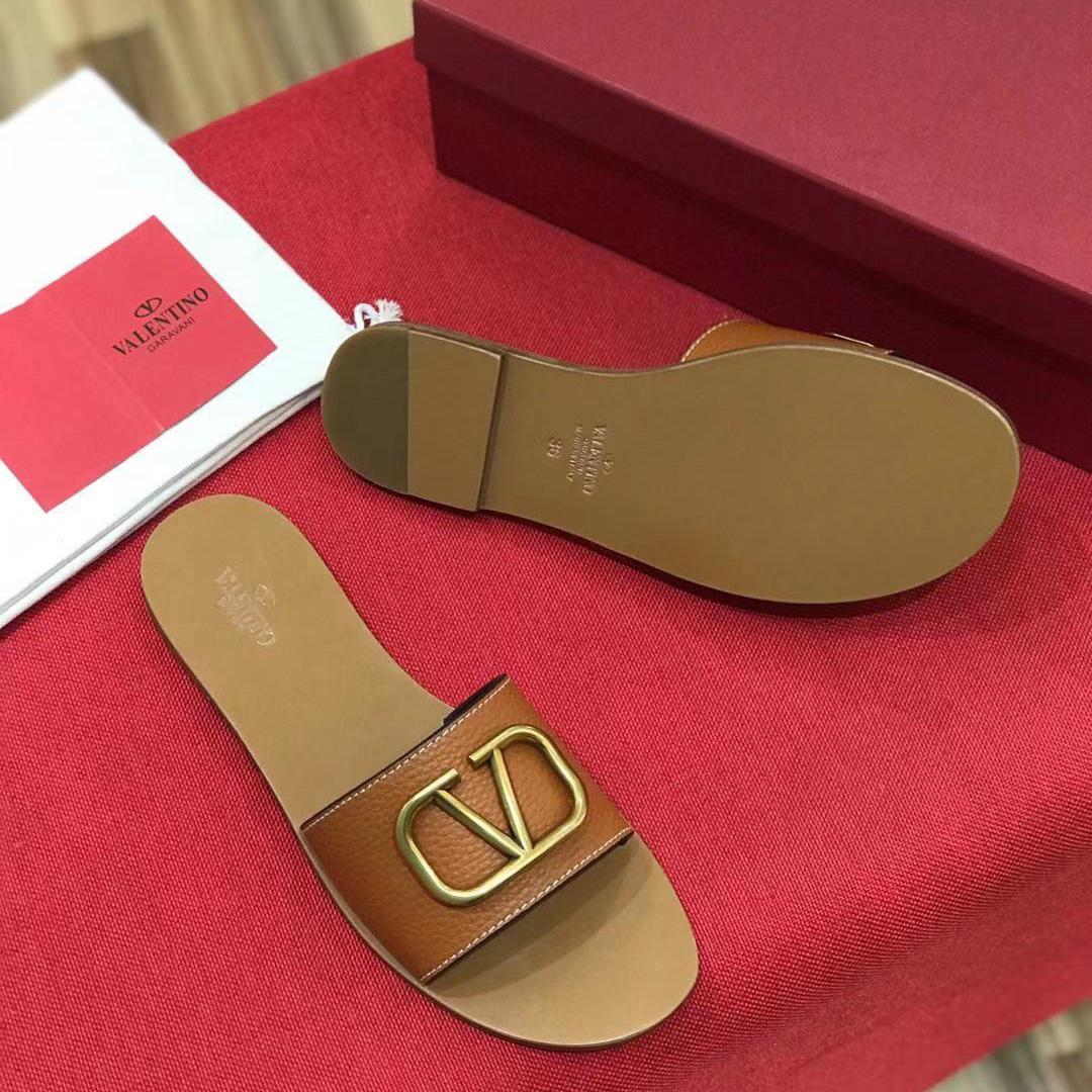 Valenti VLogo Signature Slide Sandal In Grainy Cowhide With  Accessory - 