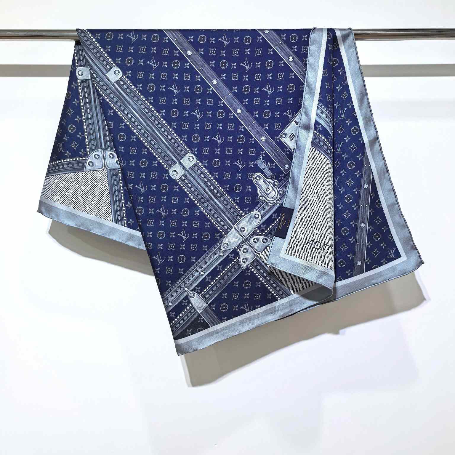 Louis Vuitton Time Trunk Square 90   - DesignerGu
