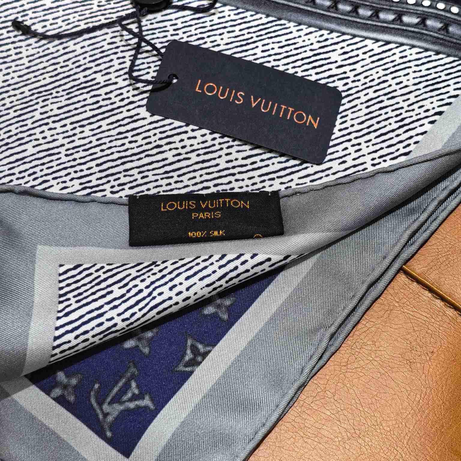 Louis Vuitton Time Trunk Square 90   - DesignerGu