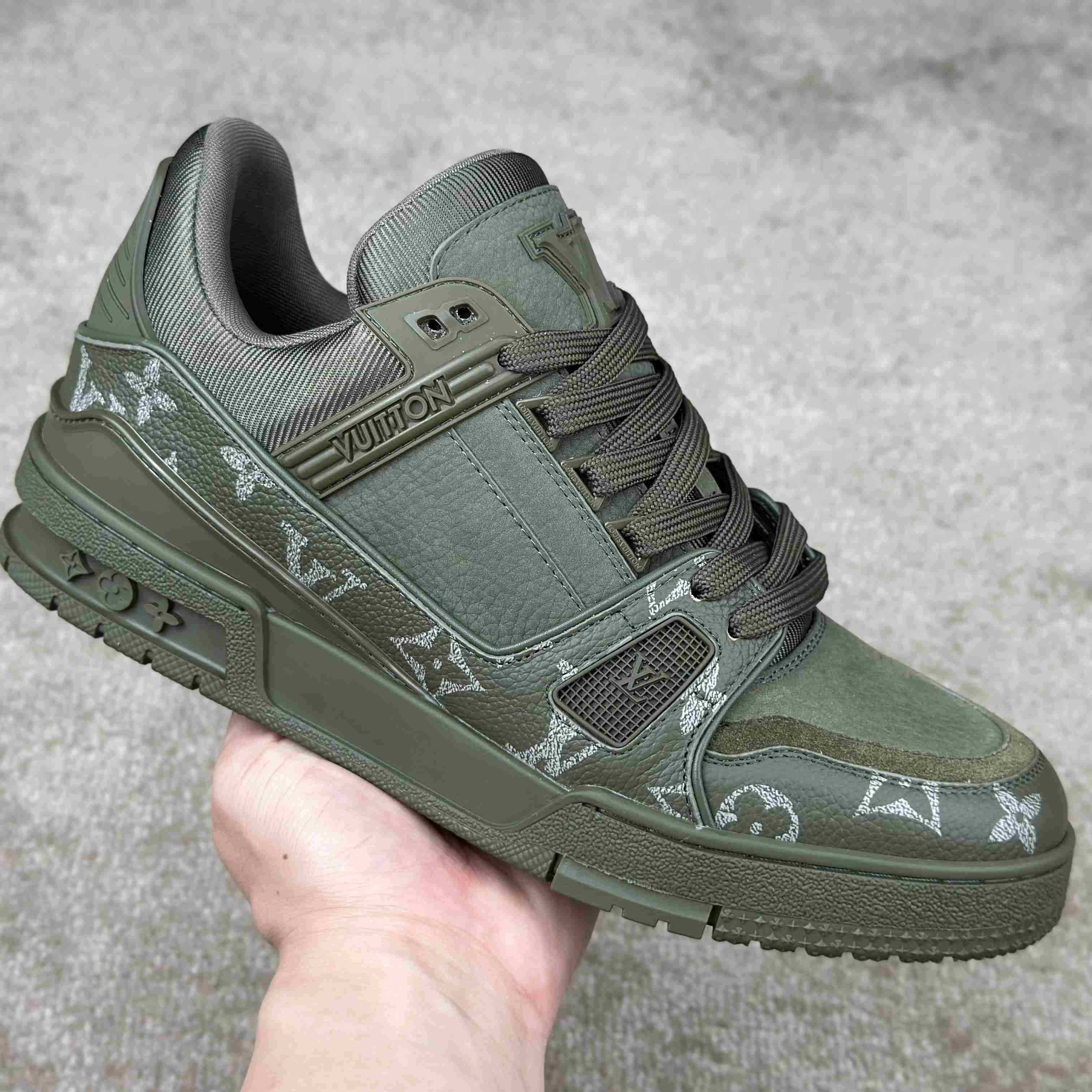 Louis Vuitton LV Trainer Sneaker       1AH995 - 