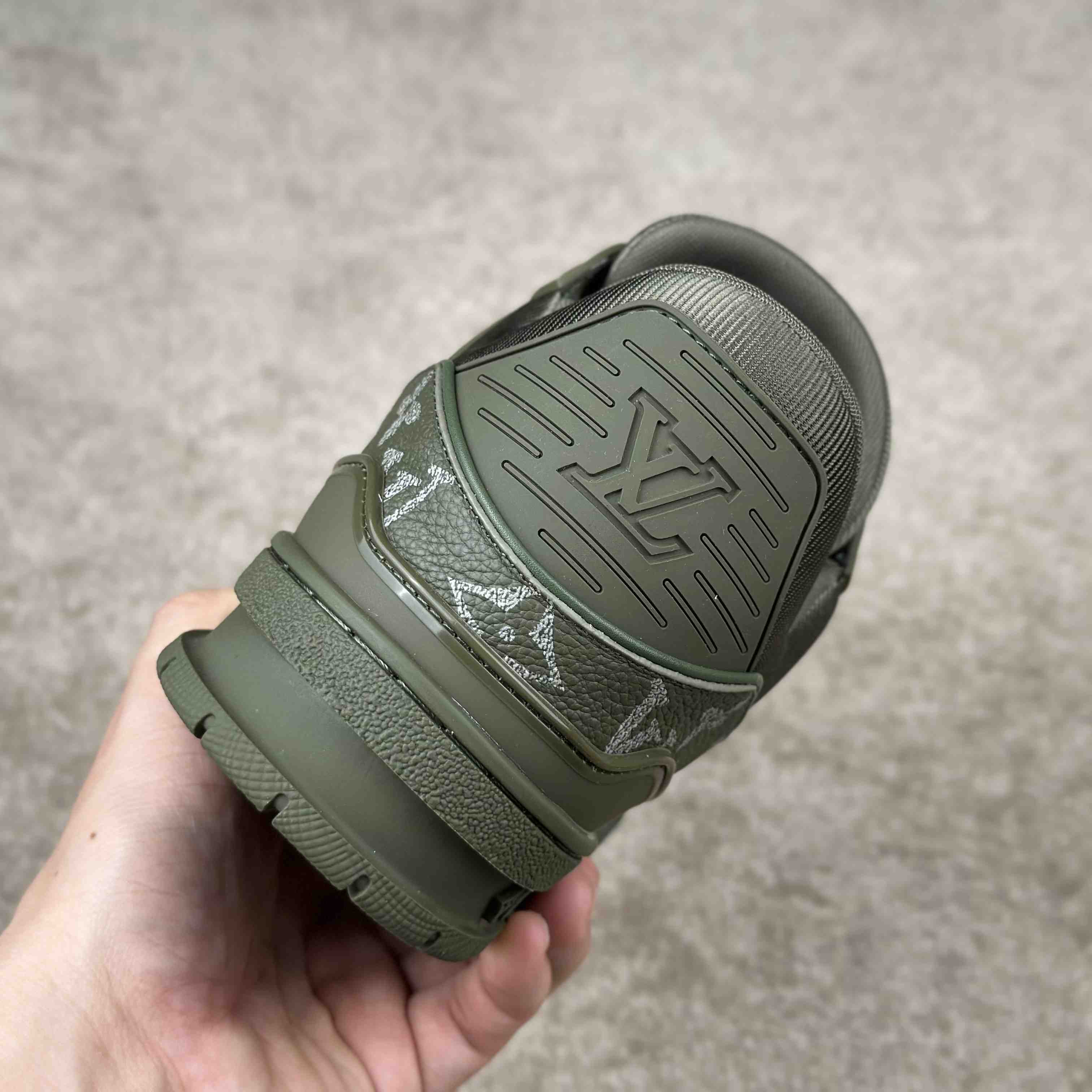 Louis Vuitton LV Trainer Sneaker       1AH995 - 