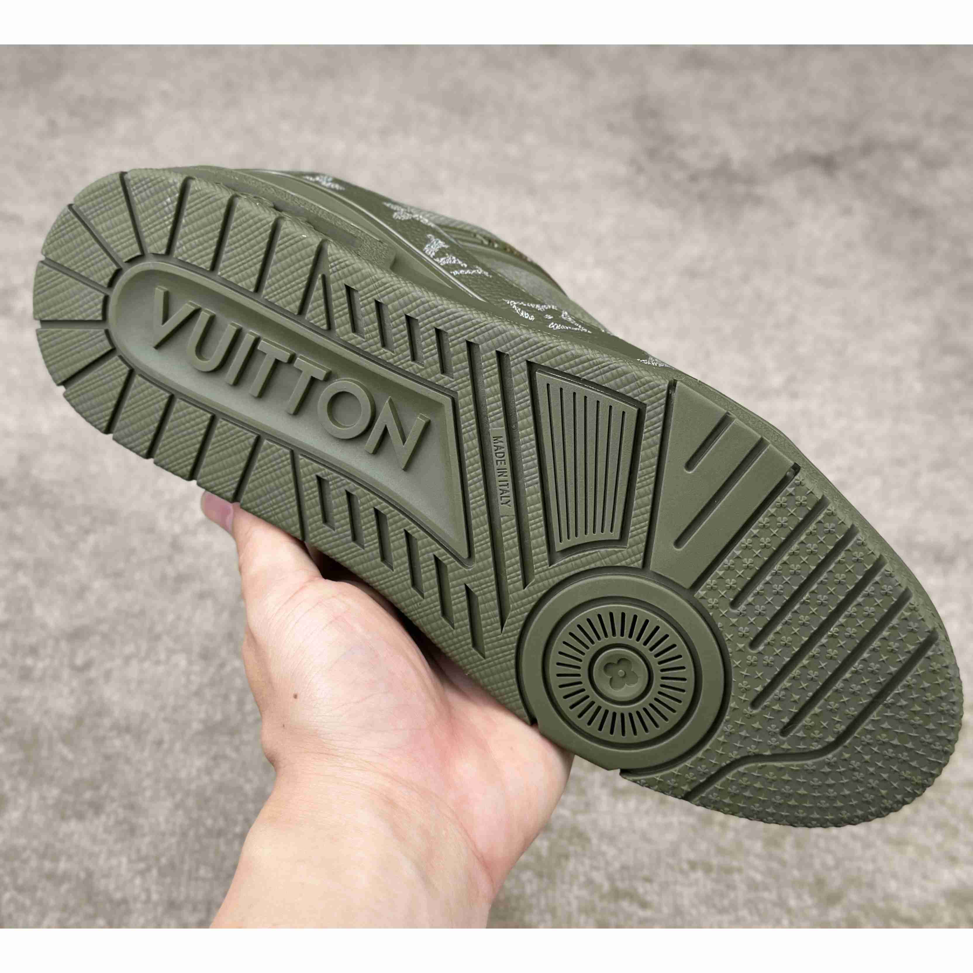 Louis Vuitton LV Trainer Sneaker       1AH995 - 