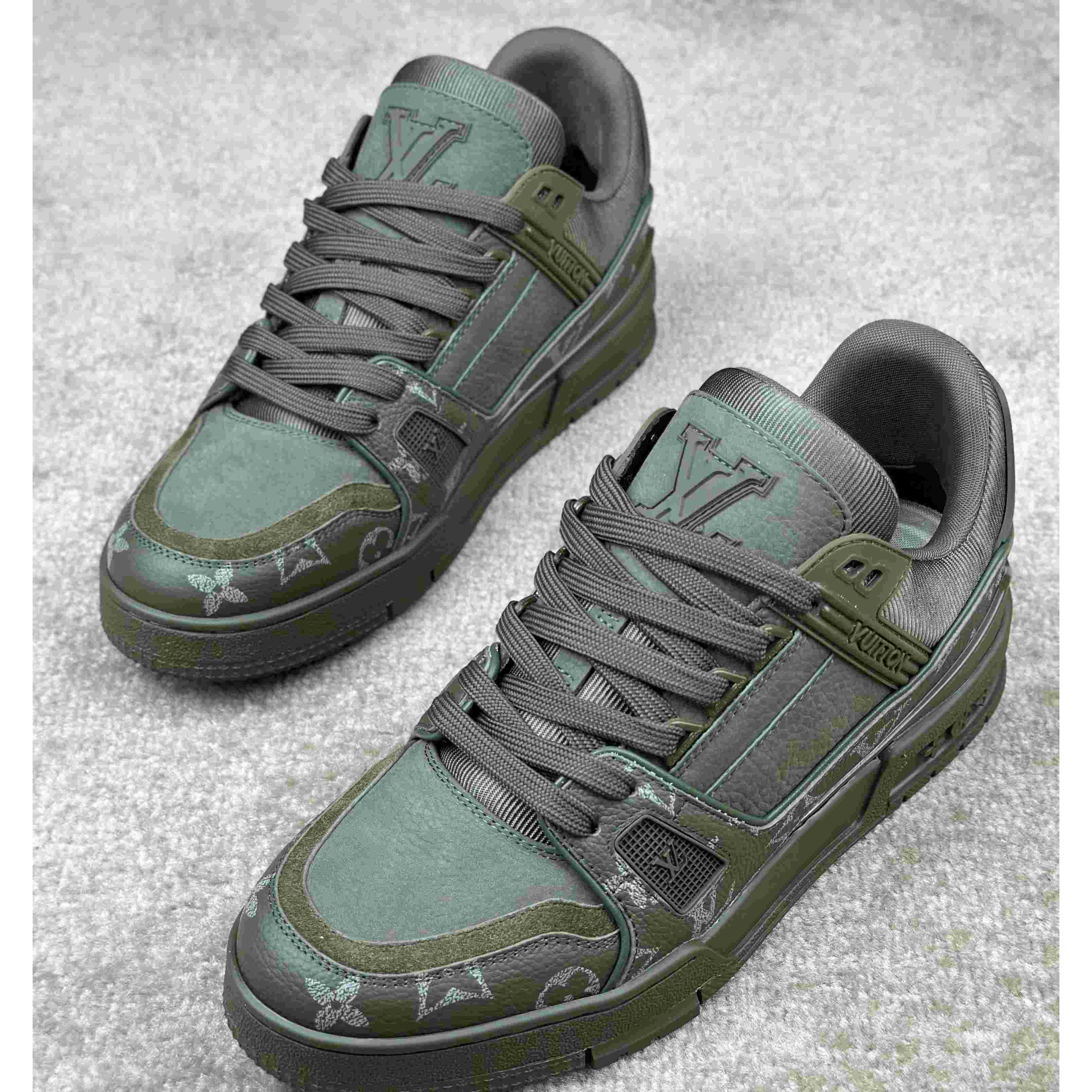 Louis Vuitton LV Trainer Sneaker       1AH995 - 
