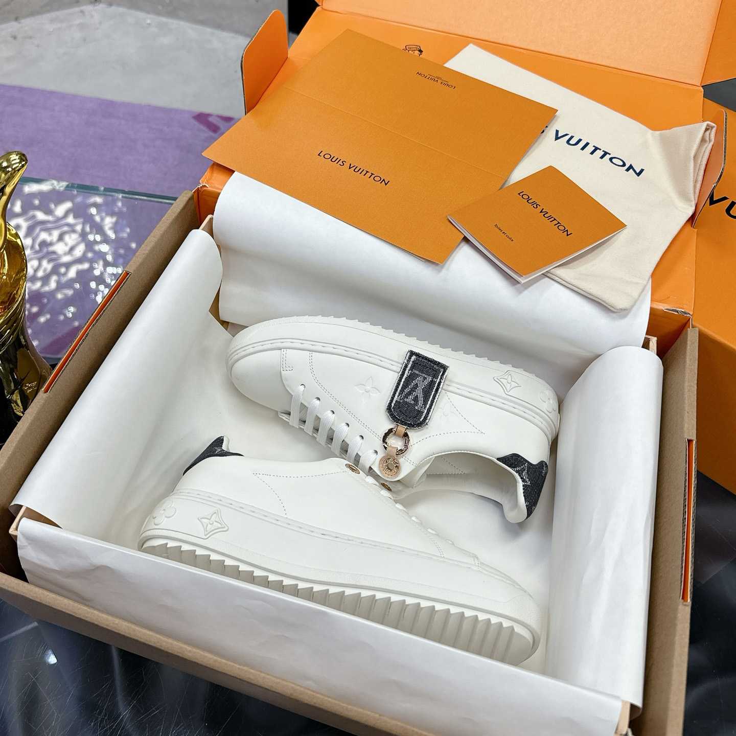 Louis Vuitton Time Out Sneaker  1AGUYA - 
