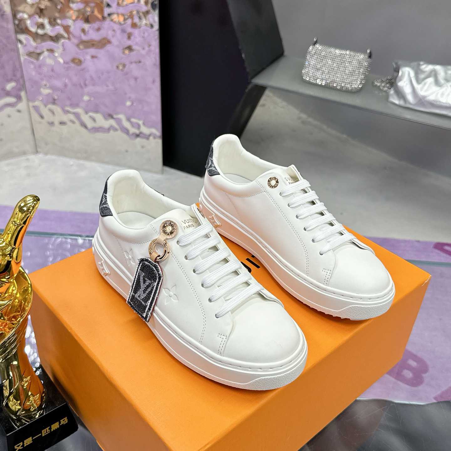 Louis Vuitton Time Out Sneaker  1AGUYA - 