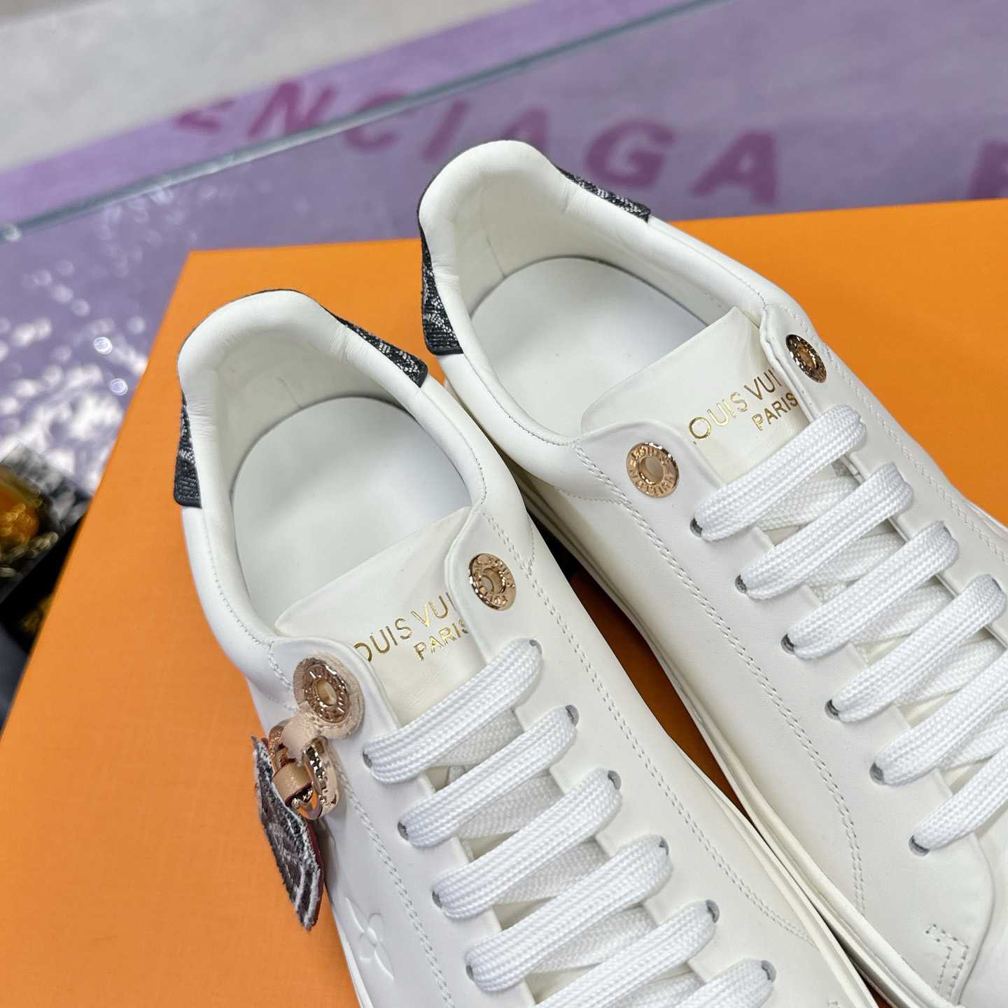 Louis Vuitton Time Out Sneaker  1AGUYA - 