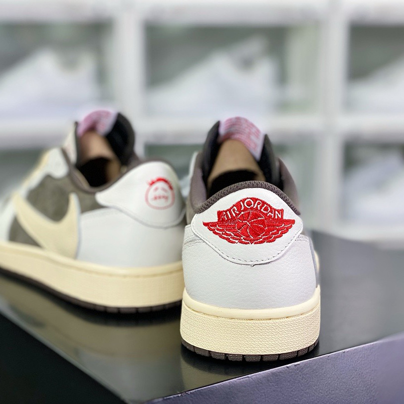 Travis Scott x Air Jordan AJ1 Low OG SP Sneaker    DM7866-162  - 