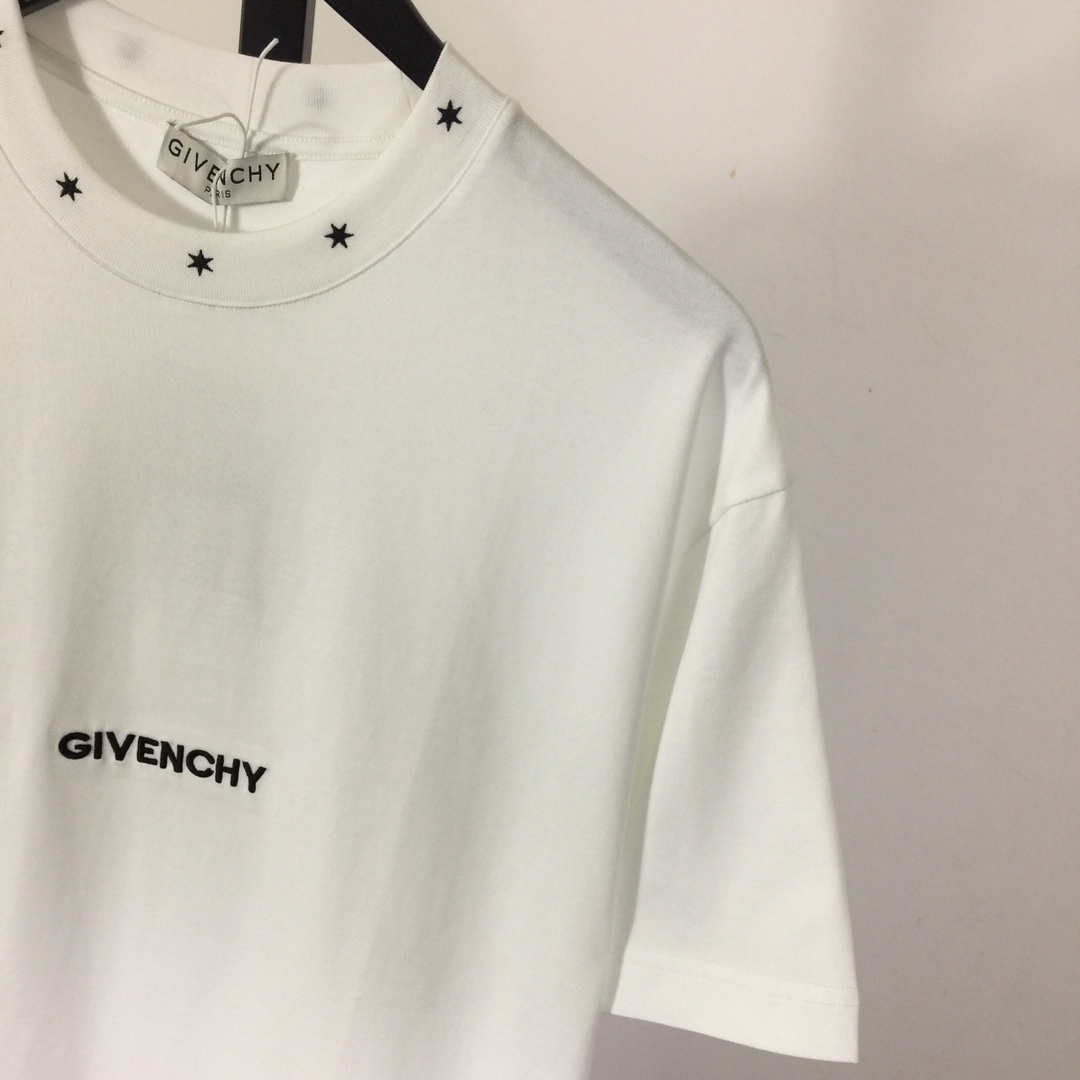 Givenchy T-shirt In Cotton - DesignerGu