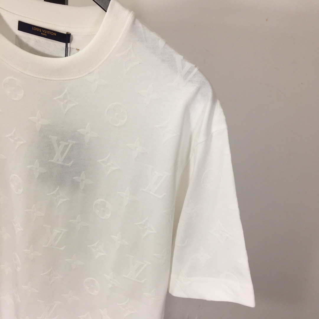 Louis Vuitton Monogram T-shirt - 