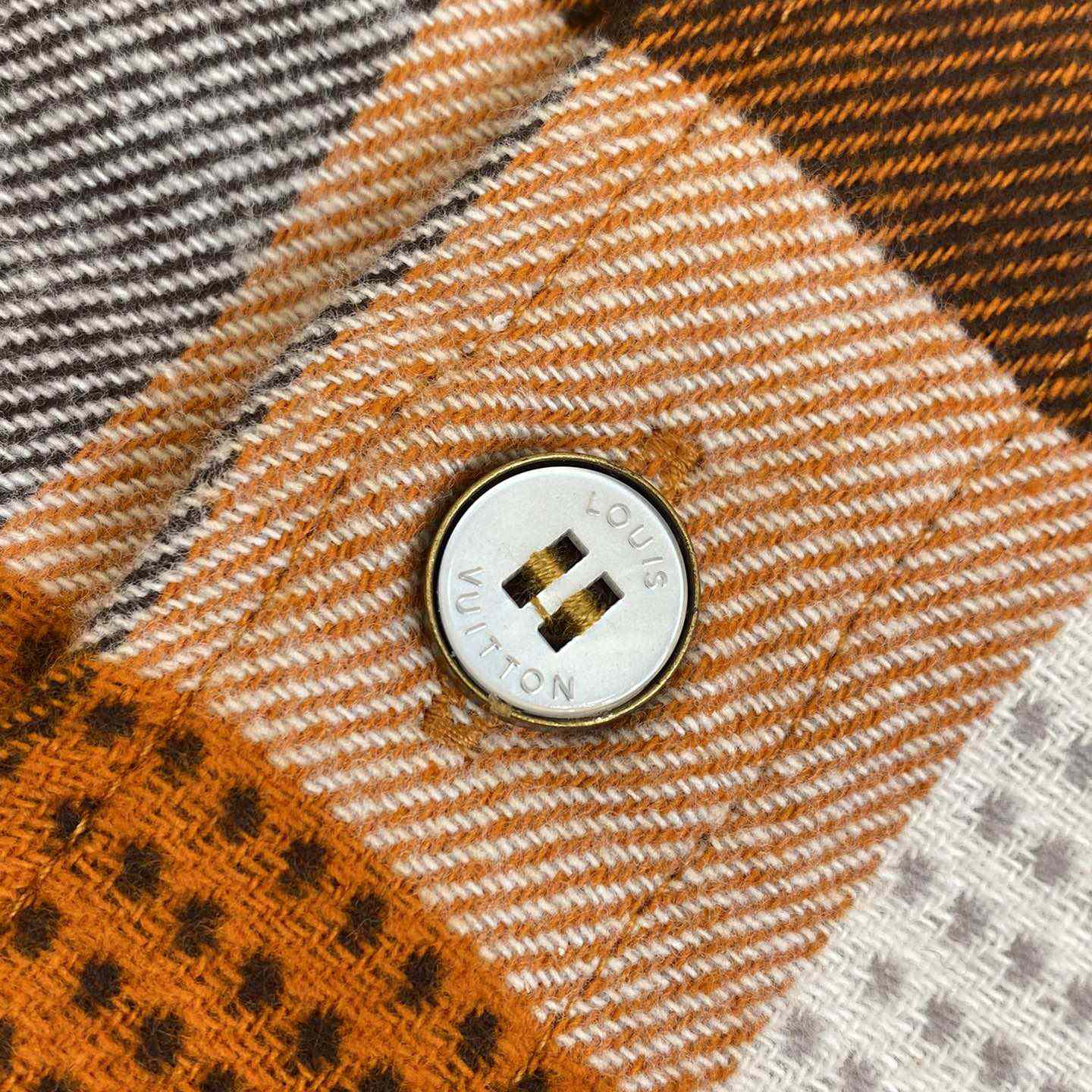 Louis Vuitton Button-Down Long-Sleeved Flannel Shirt  1AFXSJ - DesignerGu