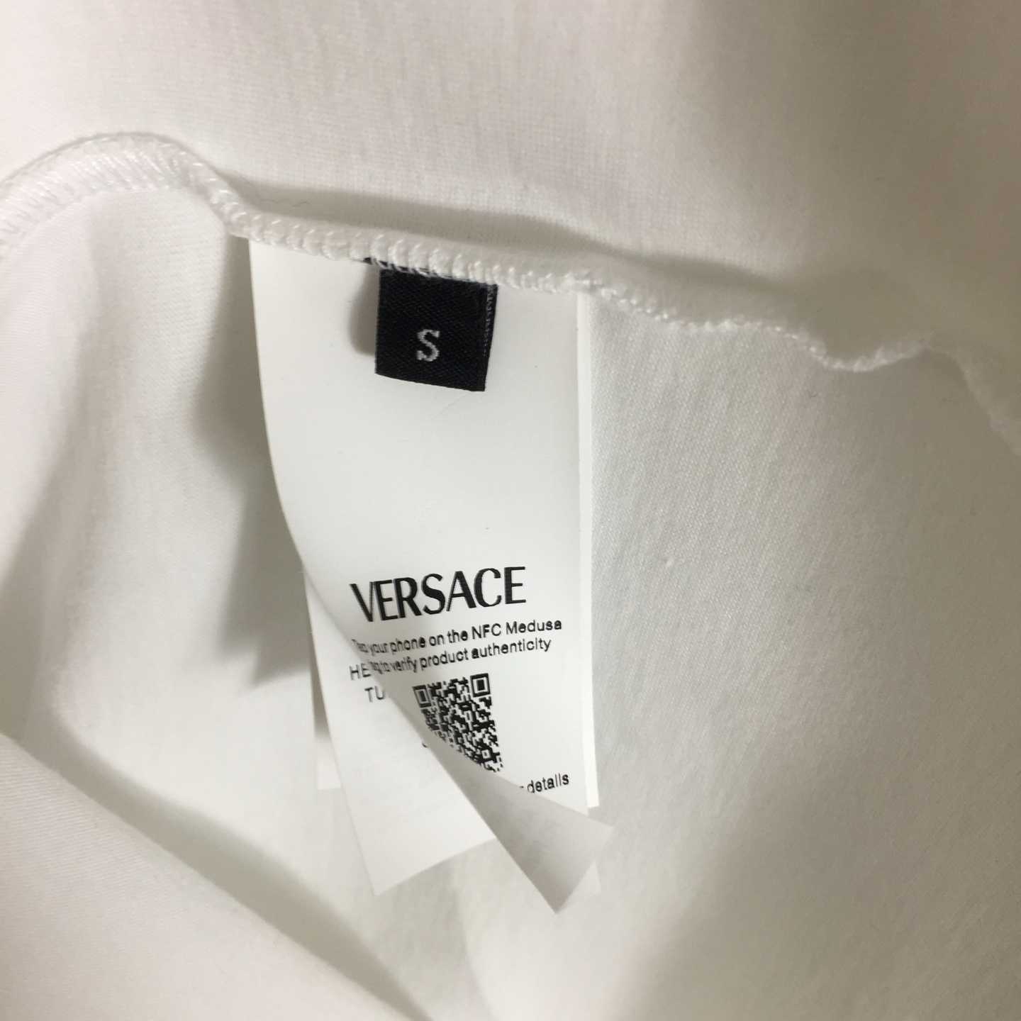 Versace Medusa T-shirt  - DesignerGu