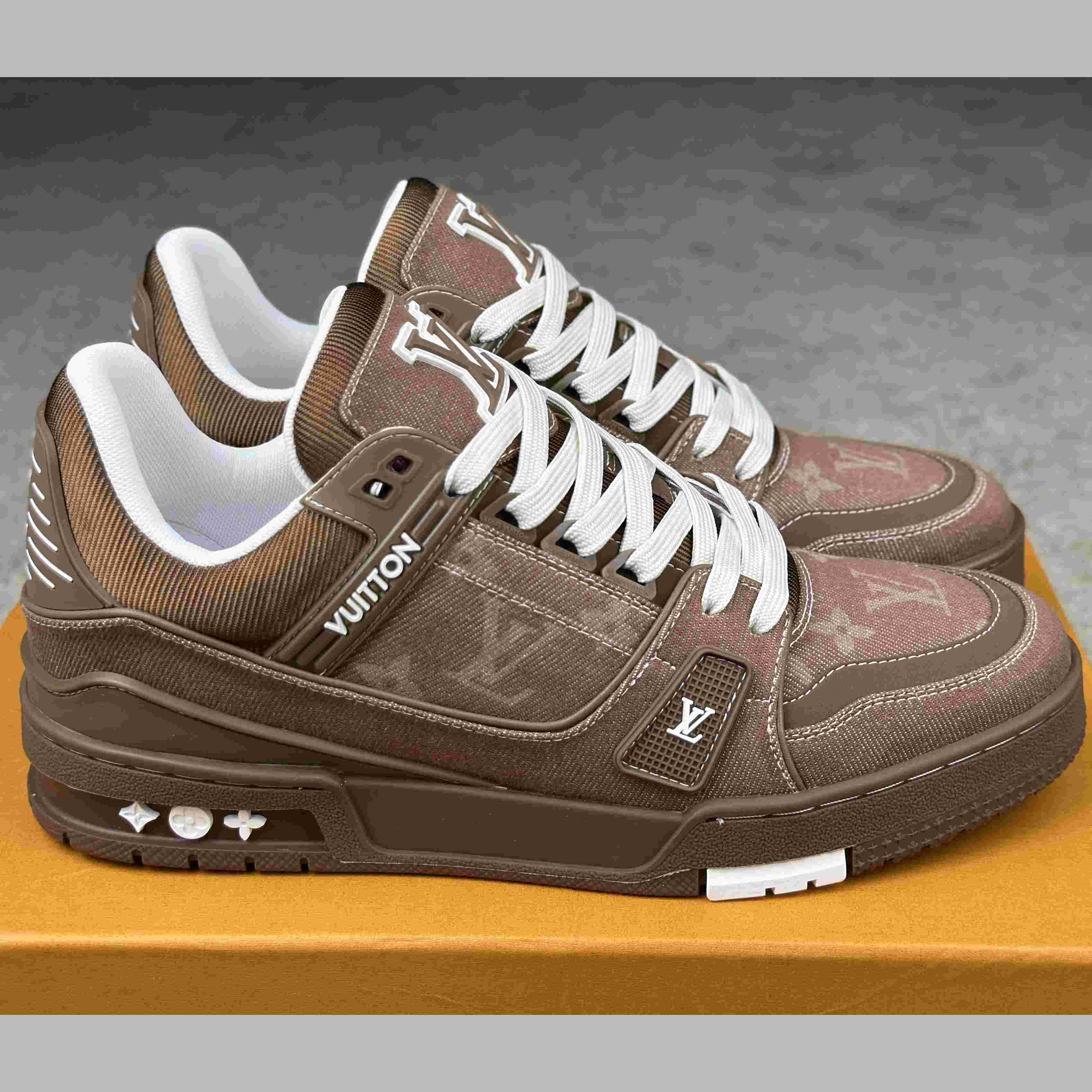 Louis Vuitton LV Trainer Sneaker  1AHT23（ upon uk size） - DesignerGu