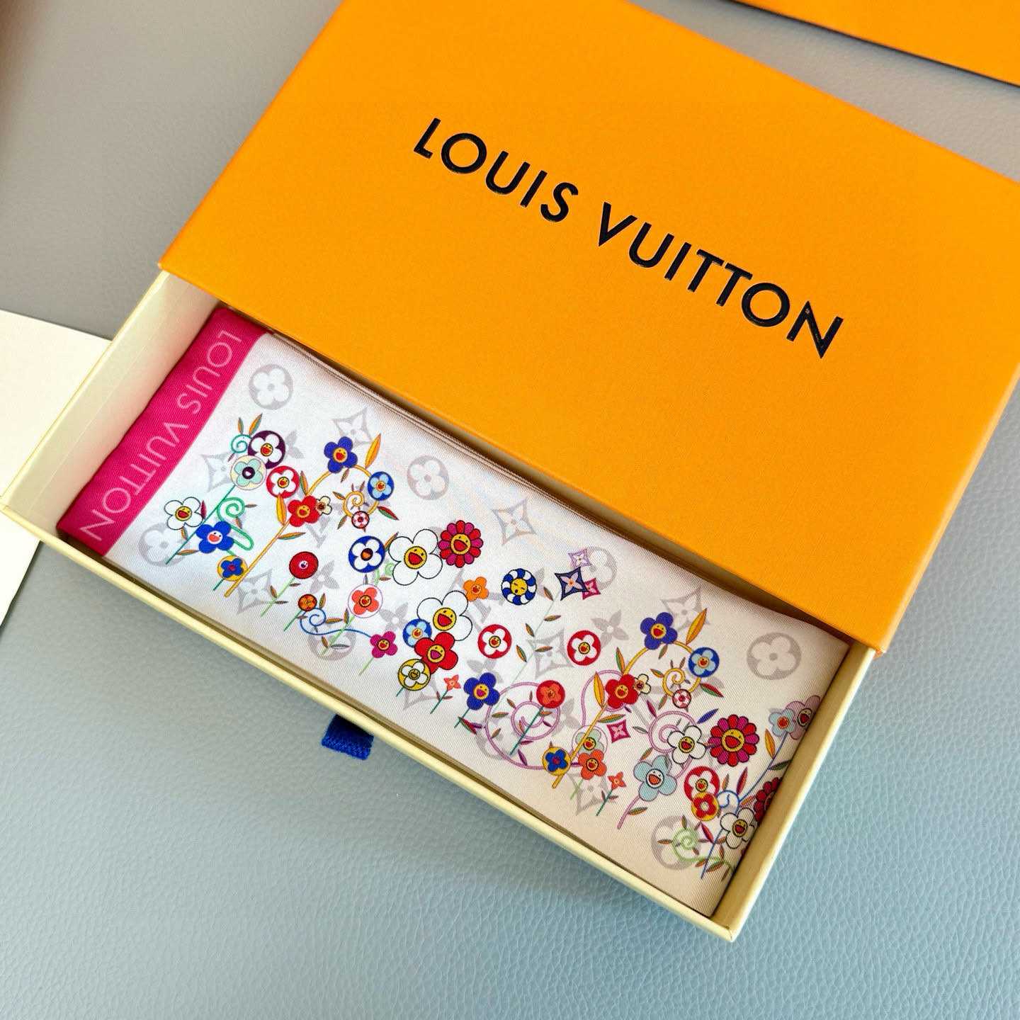 Louis Vuitton LV x TM Superflat Monogram Bandeau   M96165 - DesignerGu