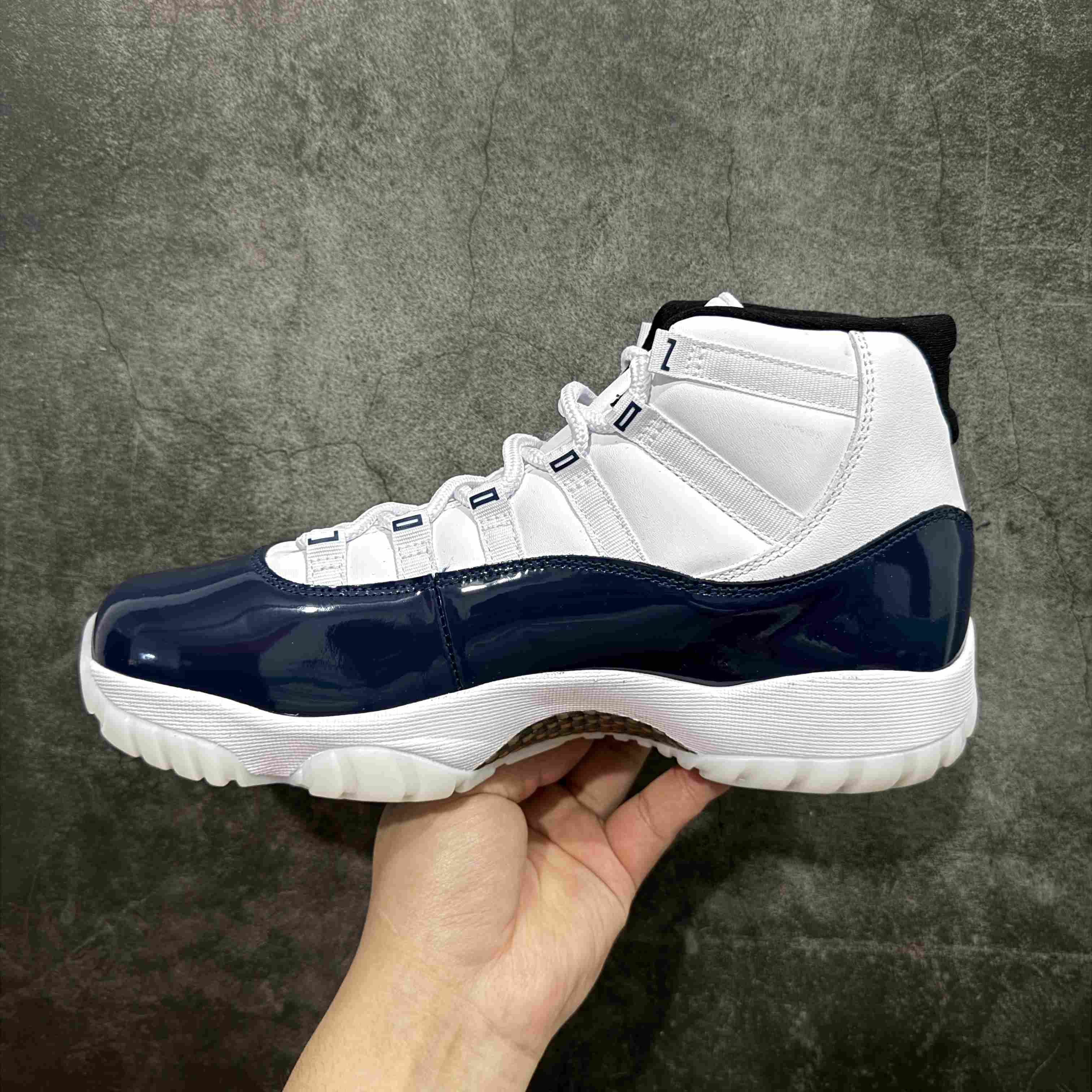 Air Jordan 11 “Rare Air”   IH0296-400 - 