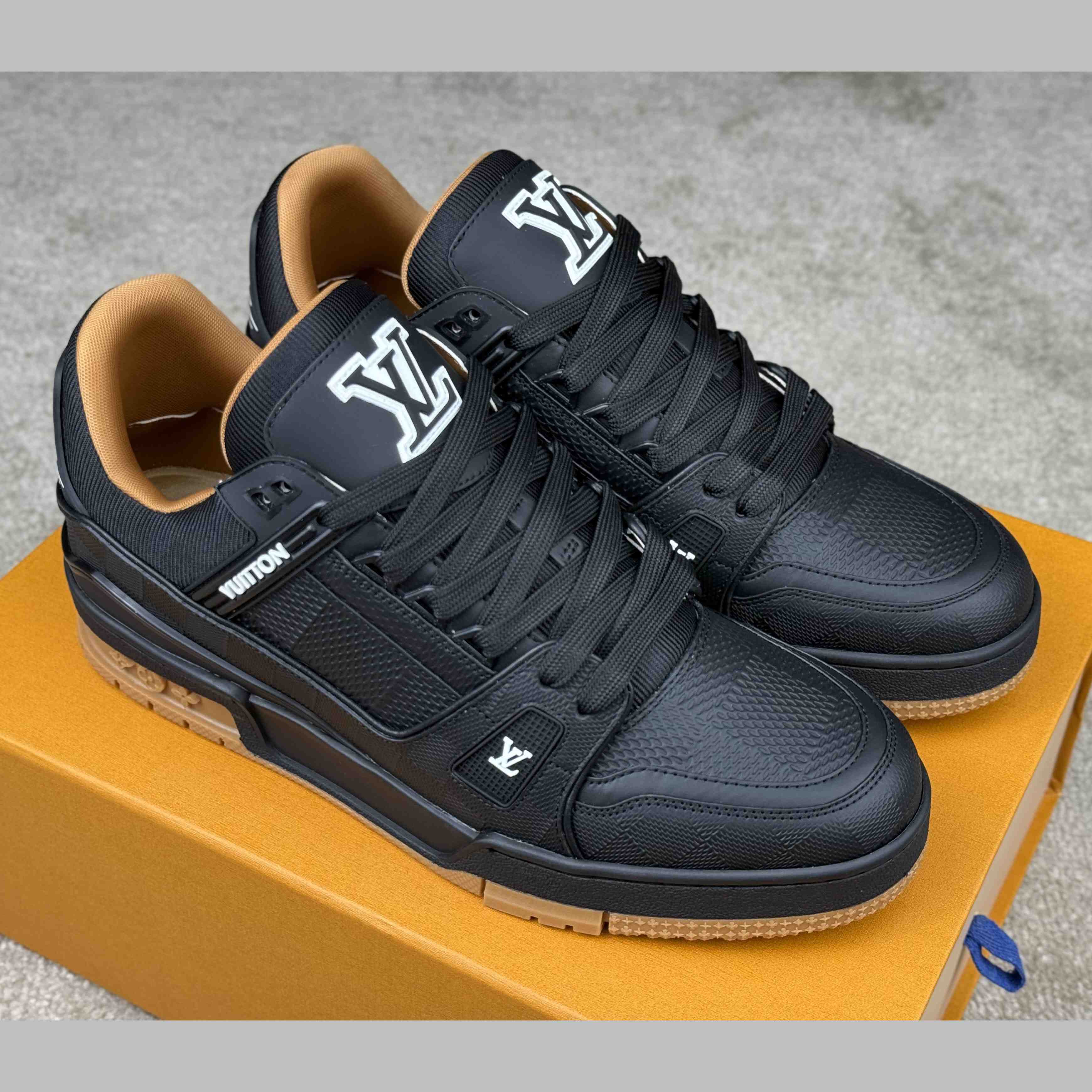 Louis Vuitton LV Trainer Sneaker   1AHTT5 - DesignerGu
