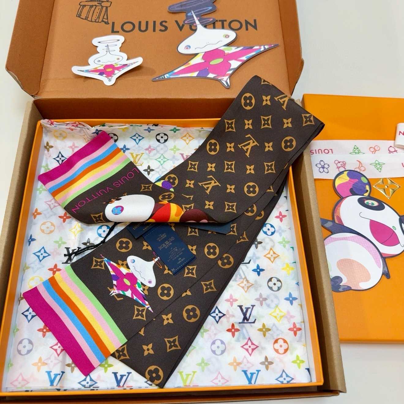 Louis Vuitton LV x TM Superflat Character Bandeau   M96083 - DesignerGu