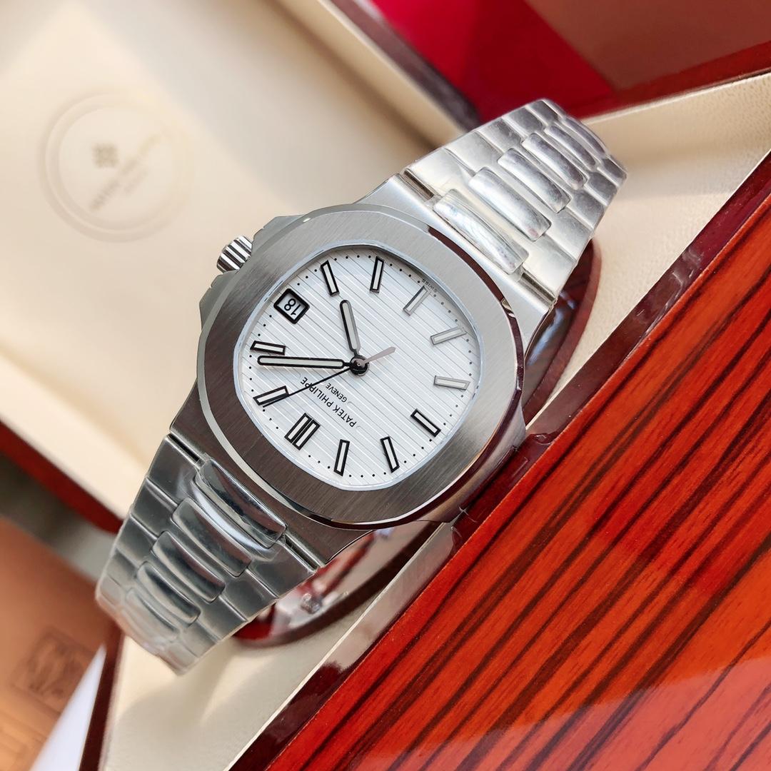 Patek Philippe Nautilus Mens 40mm 5711/1A - DesignerGu