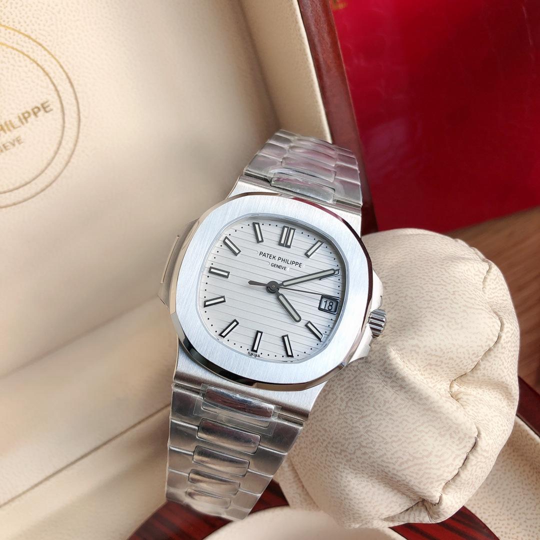 Patek Philippe Nautilus Mens 40mm 5711/1A - DesignerGu