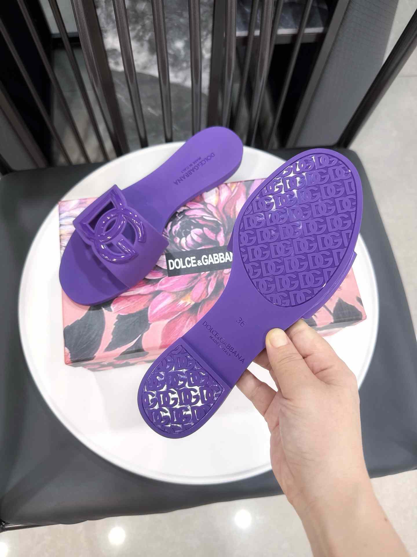 Dolce & Gabbana DG-logo Sandals - DesignerGu