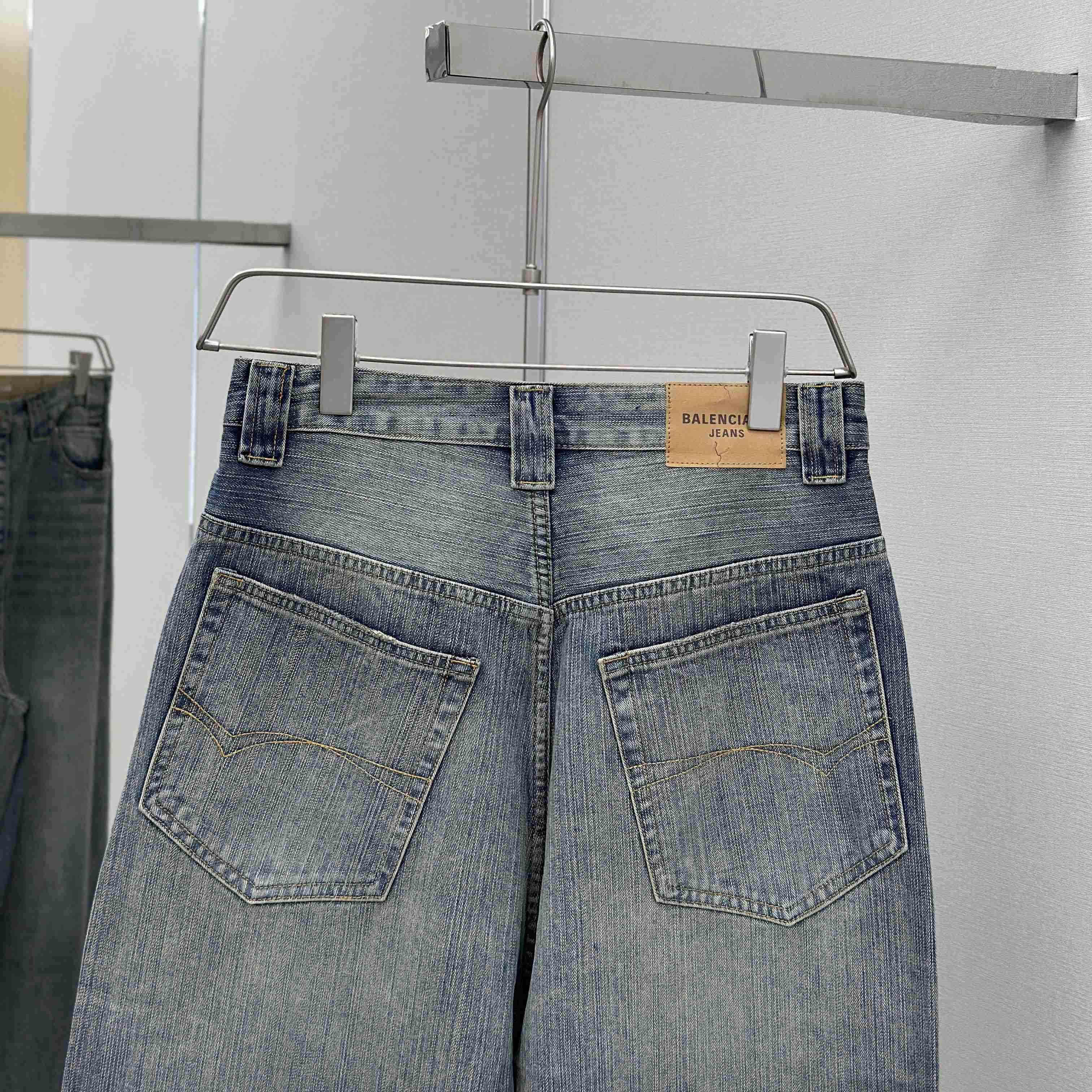 Balenciaga Baggy Jeans - DesignerGu