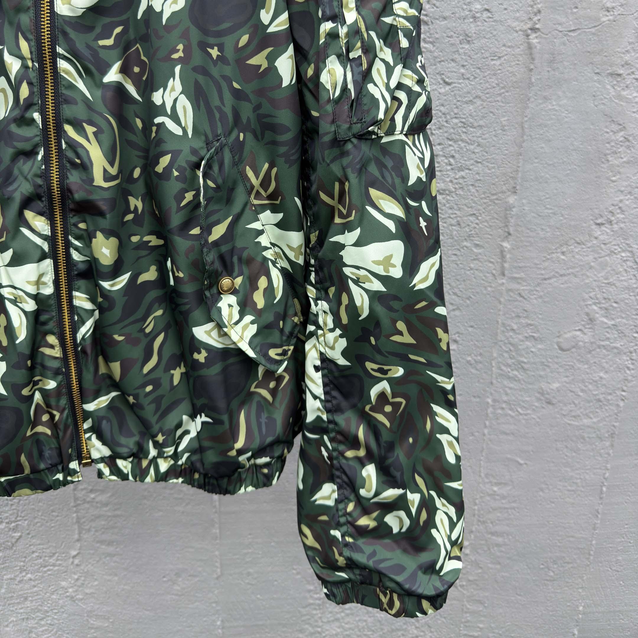 Louis Vuitton Jaqueta Windbreaker Reversível com Monogram - DesignerGu