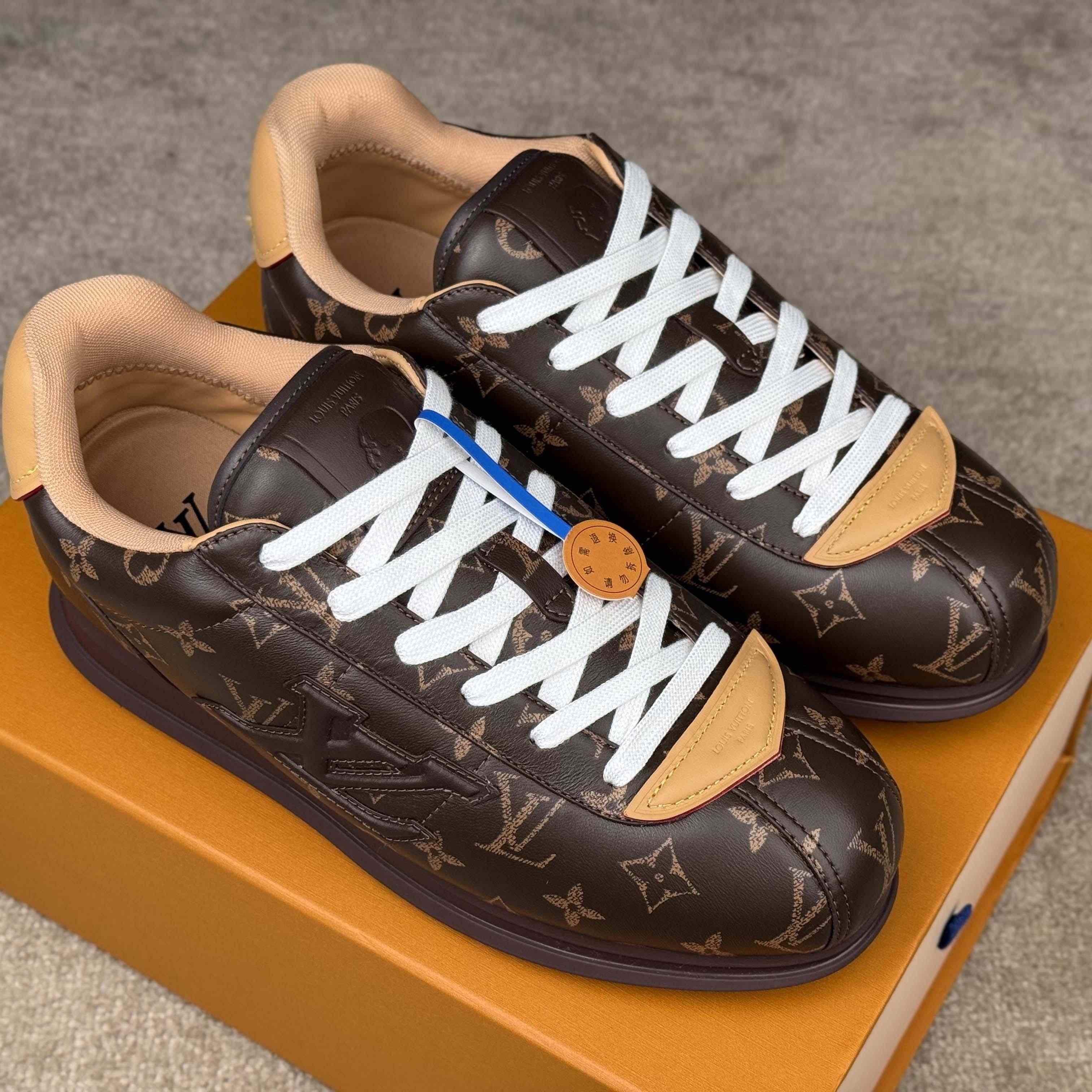 Louis Vuitton LV BUTTERSOFT Sneaker    1AIKVD - DesignerGu