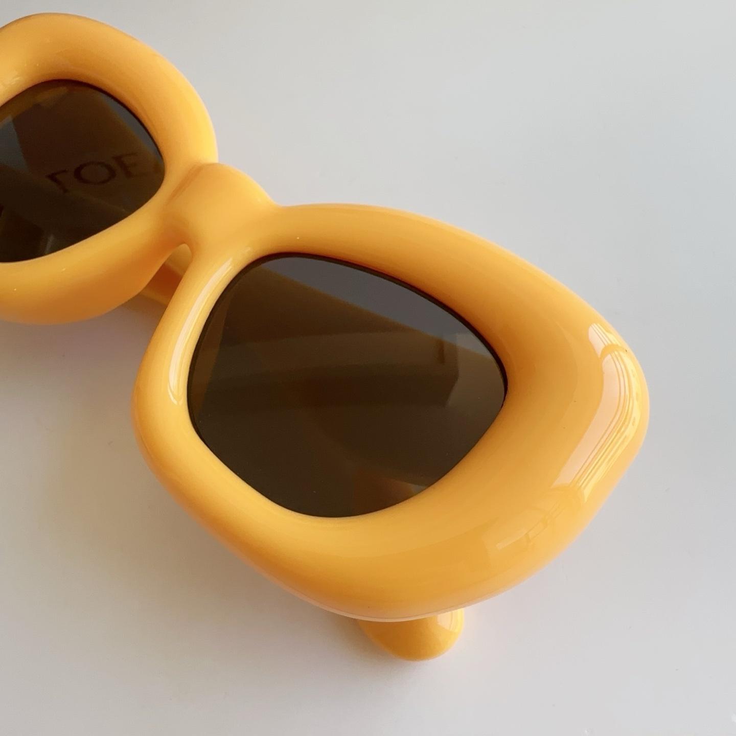 Loewe LW40100l Sunglasses  - DesignerGu