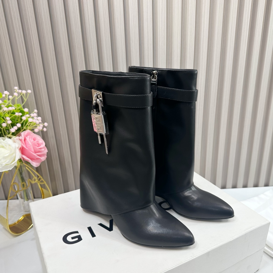 Givenchy Shark Lock Leather Knee-high Boots Givenchy Shark Lock Leather Knee-high Boots - DesignerGu