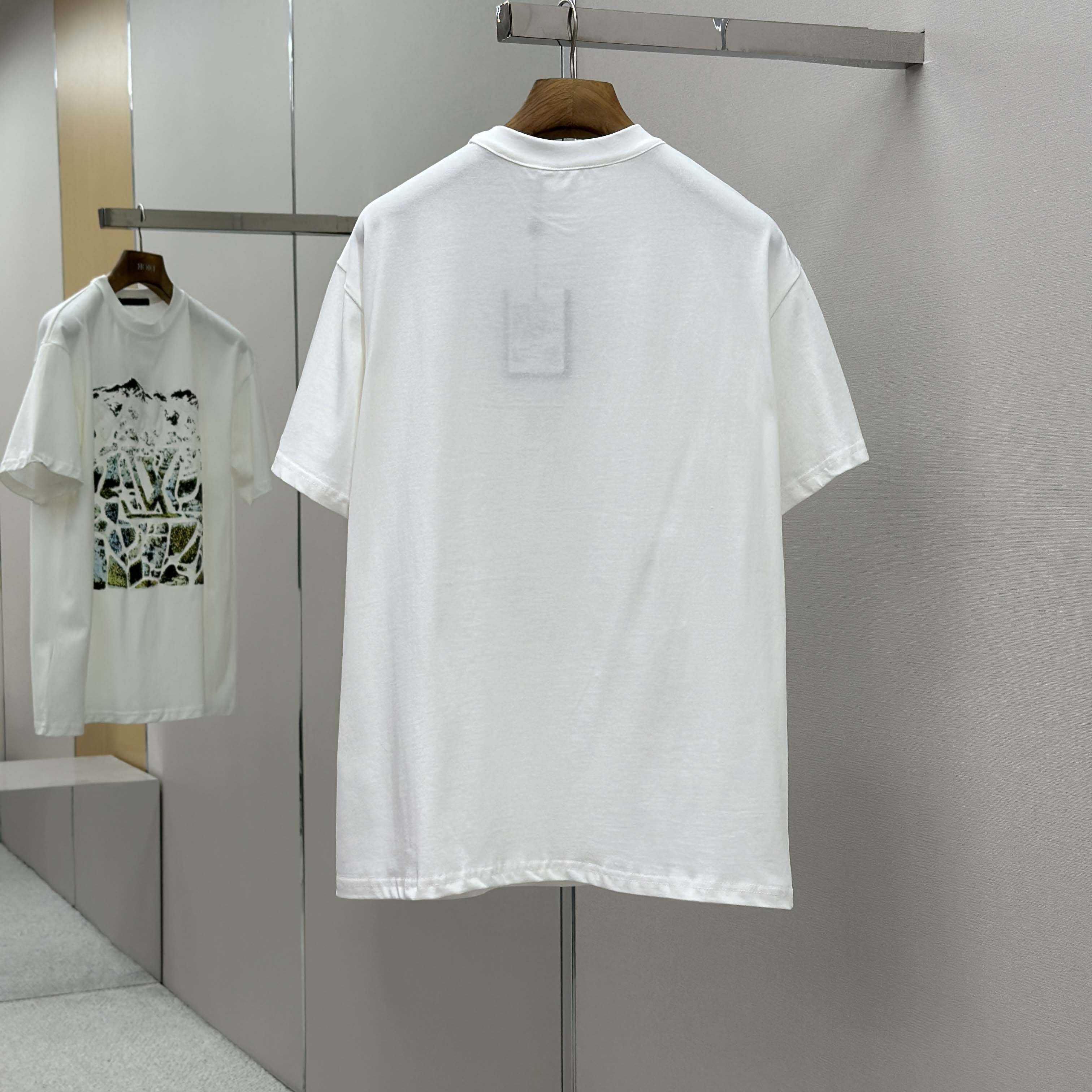 Louis Vuitton Monogram Short-Sleeved Crewneck   1AIJZT - DesignerGu