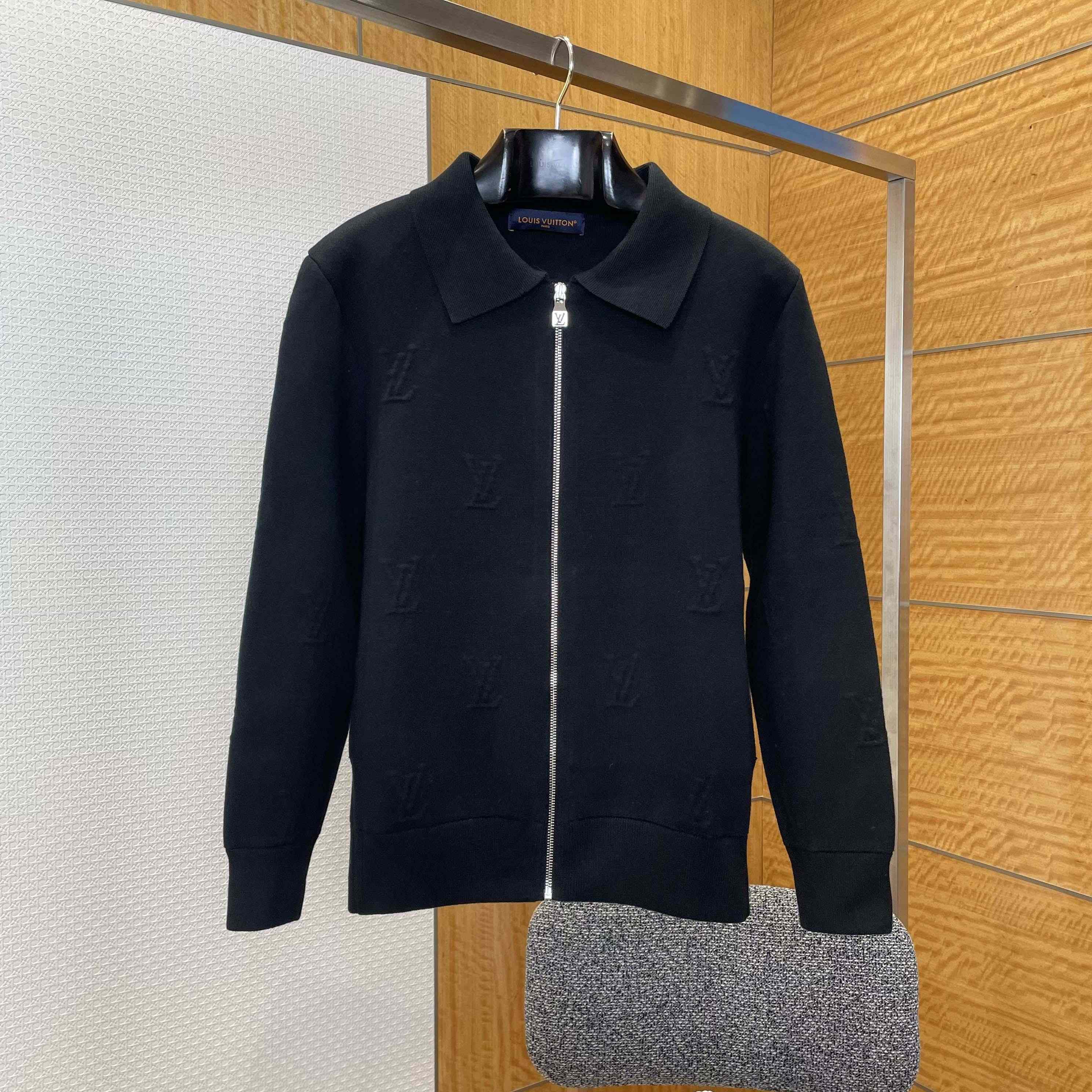 Louis Vuitton LV Blason Embossed Wool Blouson   1AFYEKC Louis Vuitton LV Blason Embossed Wool Blouson   1AFYEKC - DesignerGu