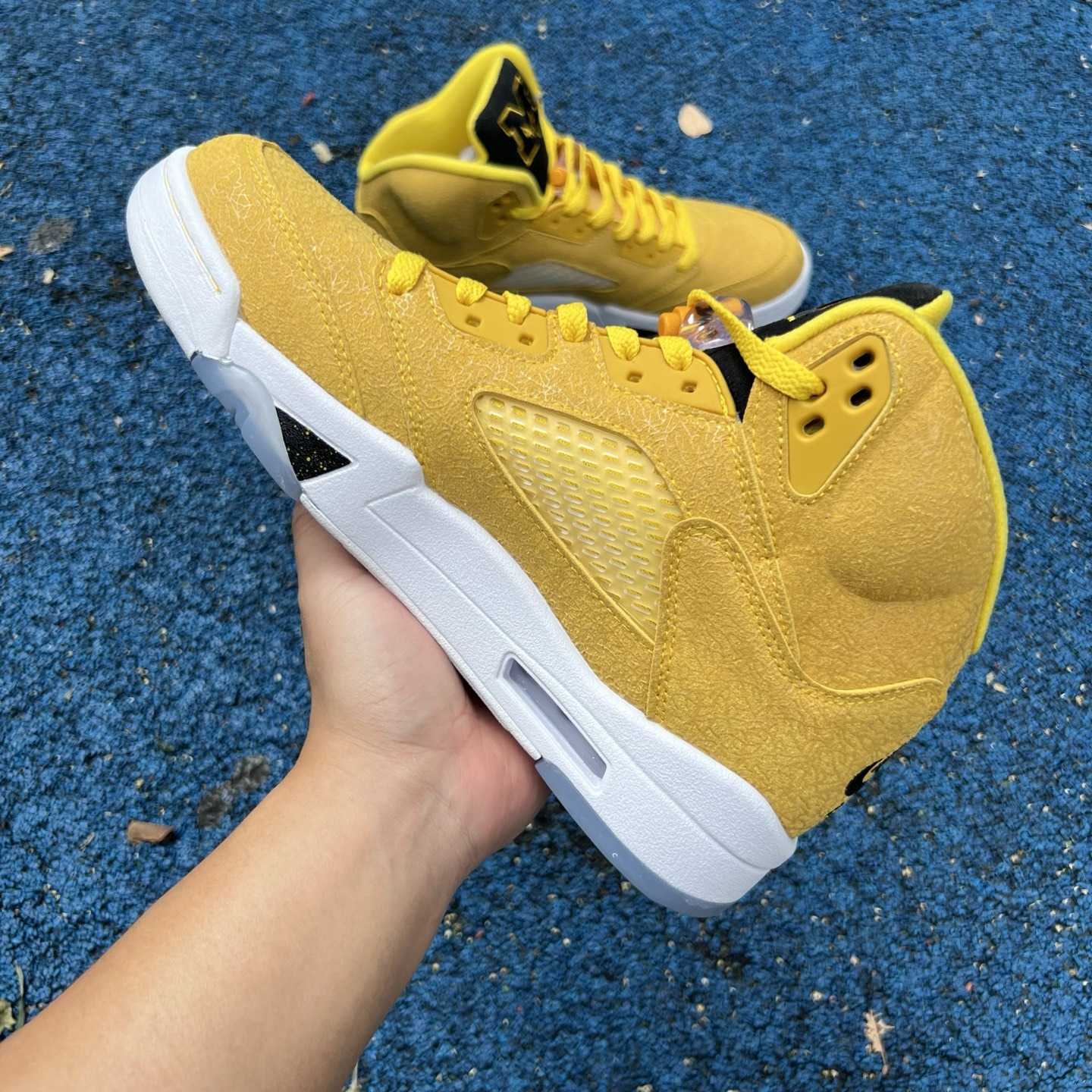 Air Jordan 5 “Michigan” PE Gold Yellow HQ7978-701 - DesignerGu