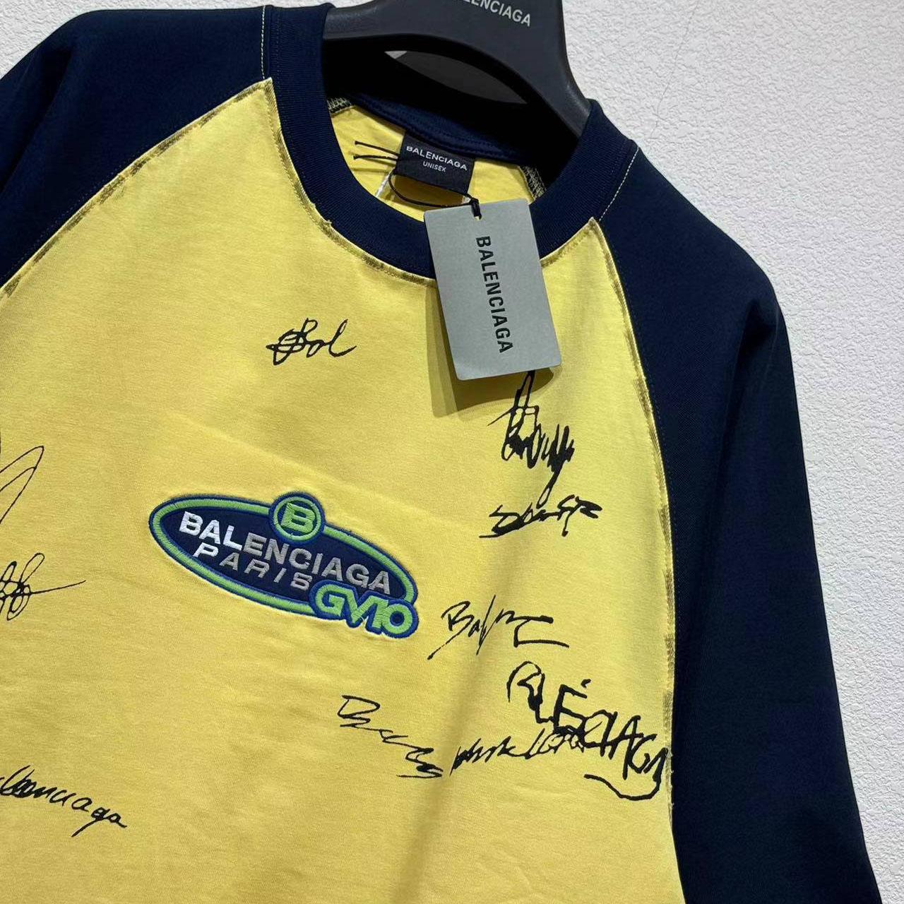 Balenciaga Banana Raglan Oversized T-Shirt  - DesignerGu