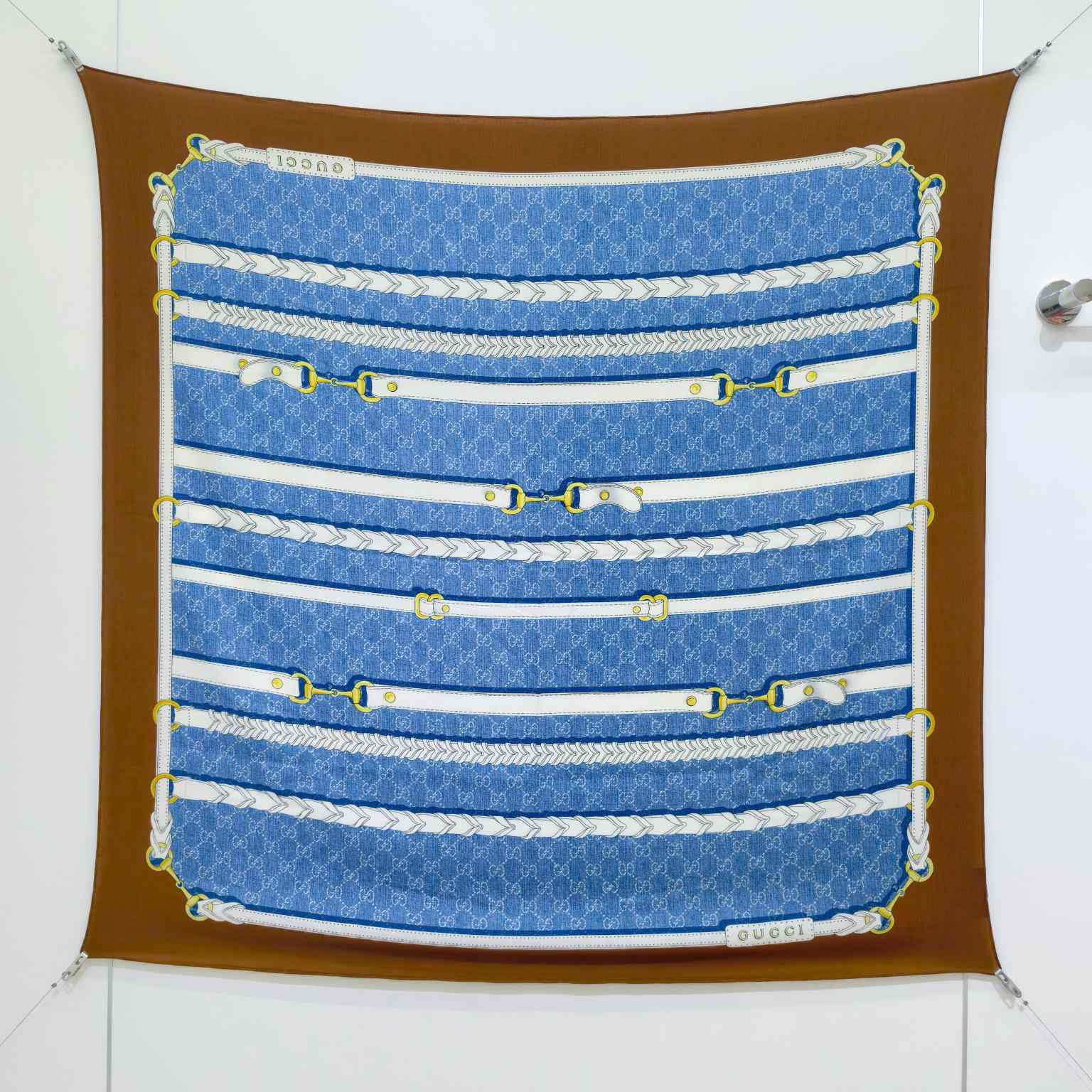 Gucci Printed Silk Twill Carré Gucci Printed Silk Twill Carré - DesignerGu