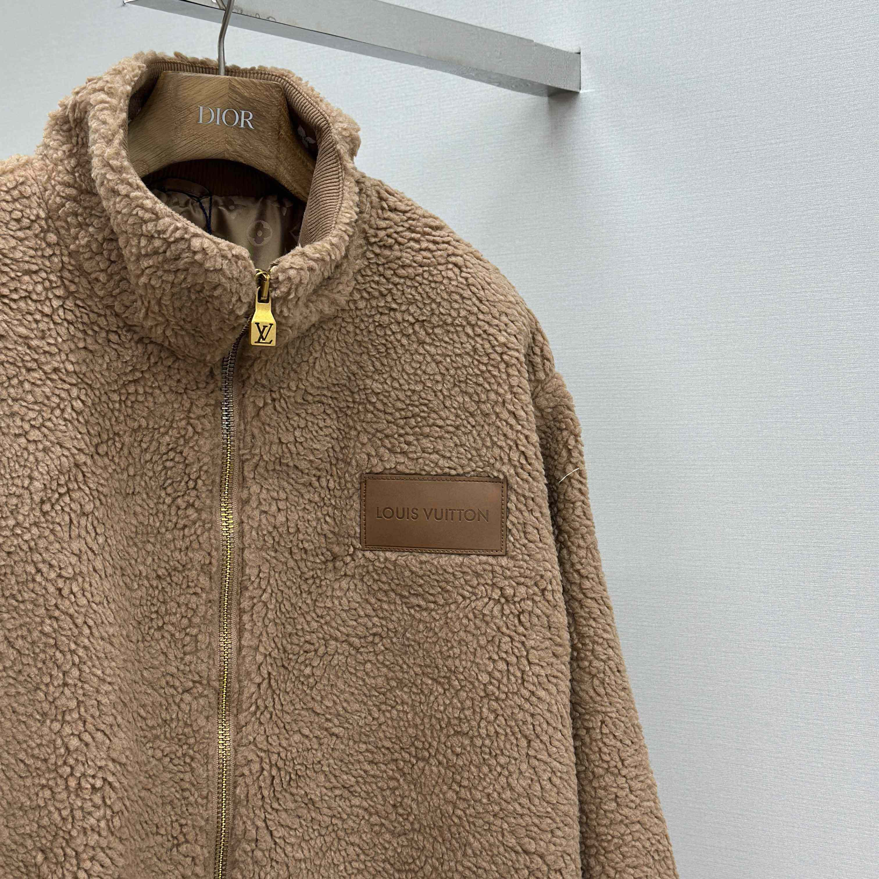 Louis Vuitton Leather Patch Fleece Blouson   1AFXTM - DesignerGu